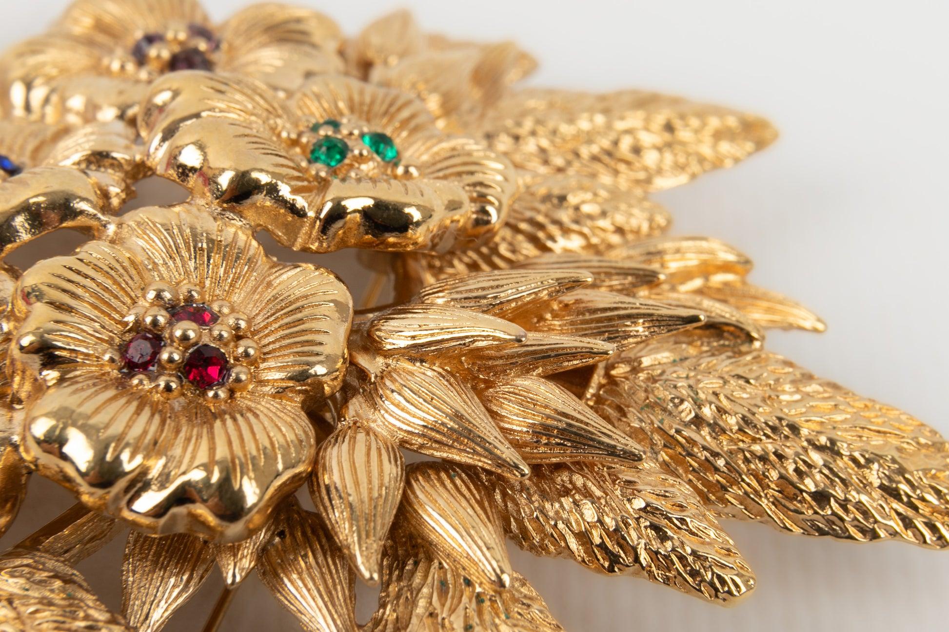 Dior Flower Brooch in Gold-Plated Metal with Colored Rhinestones In Excellent Condition For Sale In SAINT-OUEN-SUR-SEINE, FR
