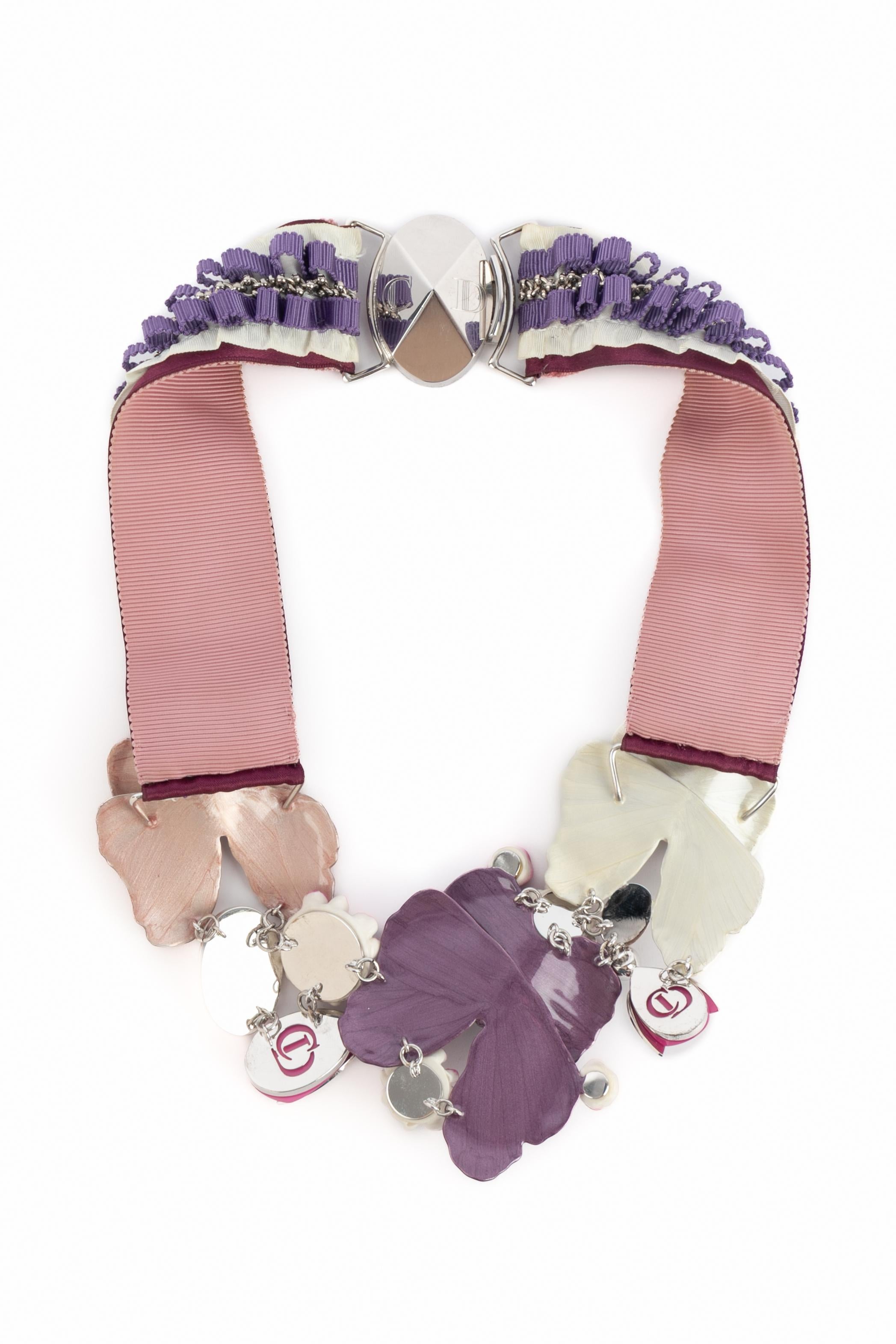 Collana di fiori Dior In condizioni ottime in vendita a SAINT-OUEN-SUR-SEINE, FR