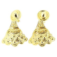 Dior Flower Pendant Earrings in Gold Tone Metal