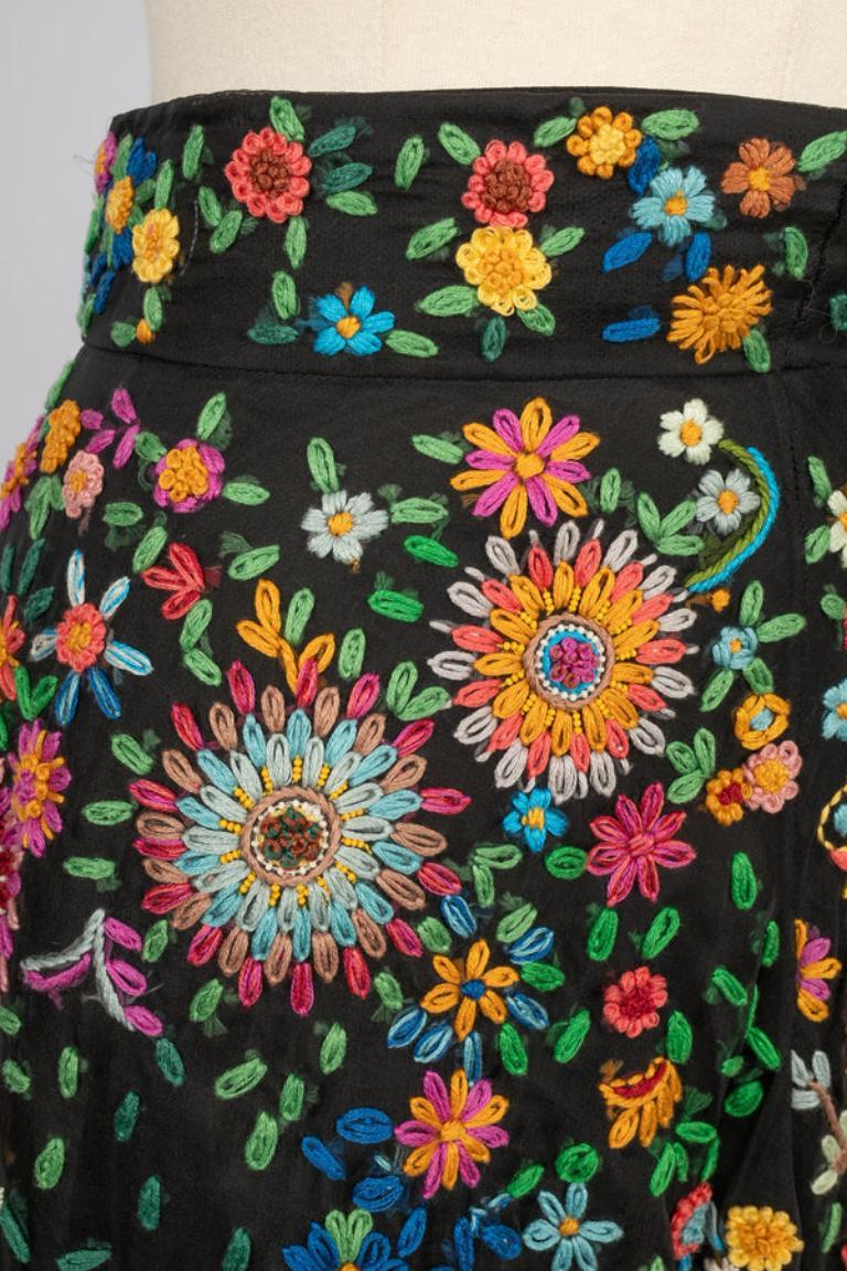 Dior Flowered Silk Skirt in Black Muslin For Sale 2