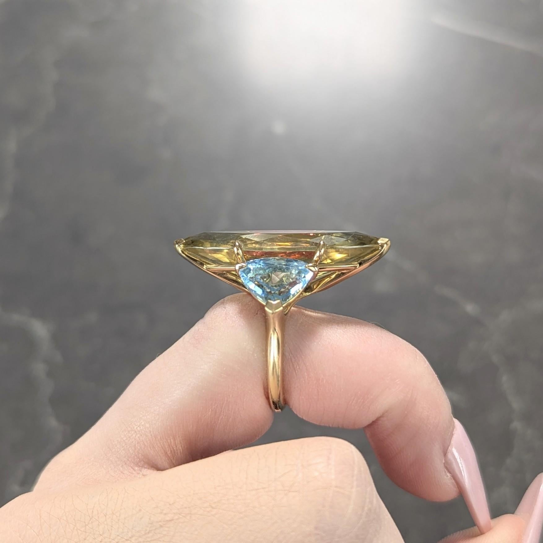 Anello cocktail con tre pietre in oro 18 carati con tormalina e quarzo limone francese Dior in vendita 5