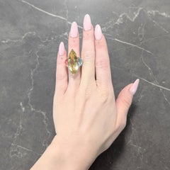 Dior Französischer Cocktailring mit drei Steinen, Zitronenquarz, Turmalin, Topas, 18 Karat Gold