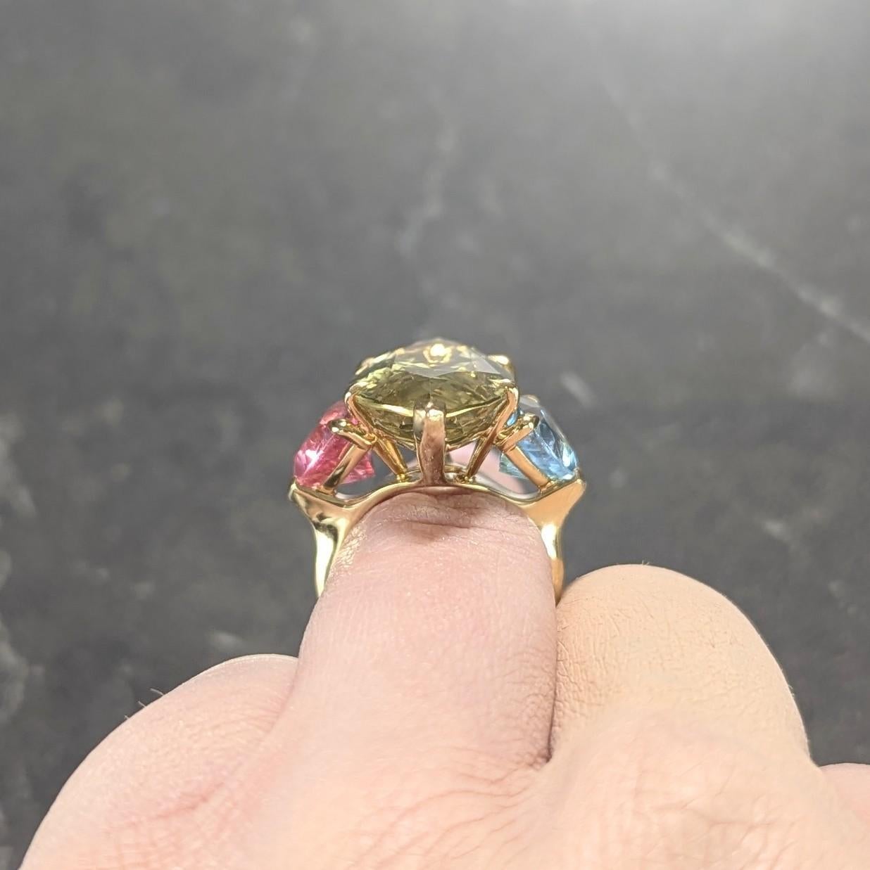 Anello cocktail con tre pietre in oro 18 carati con tormalina e quarzo limone francese Dior in vendita 4