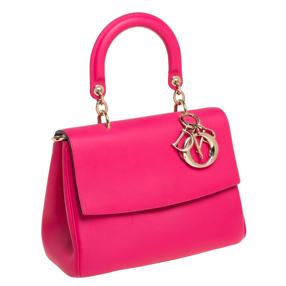 Dior Fuchsia Leder Small Be Dior Flap Top Handle BagDiese Be Dior Tasche aus der im Zustand „Gut“ in Dubai, Al Qouz 2