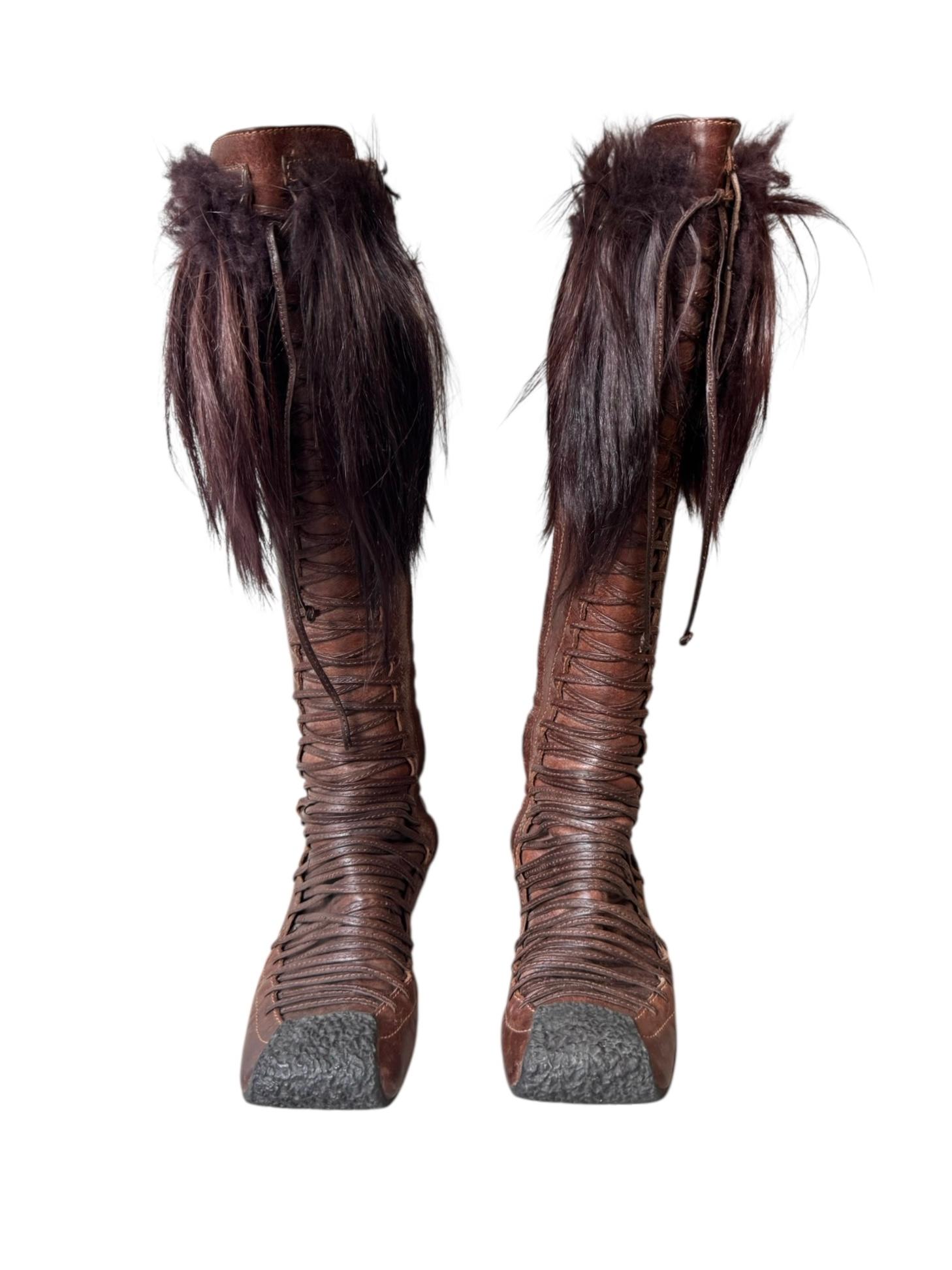 DIOR fw2002 BY GALLIANO BOTAS CON ENCAJE DE CUERO Y PELO MARRON Negro en venta