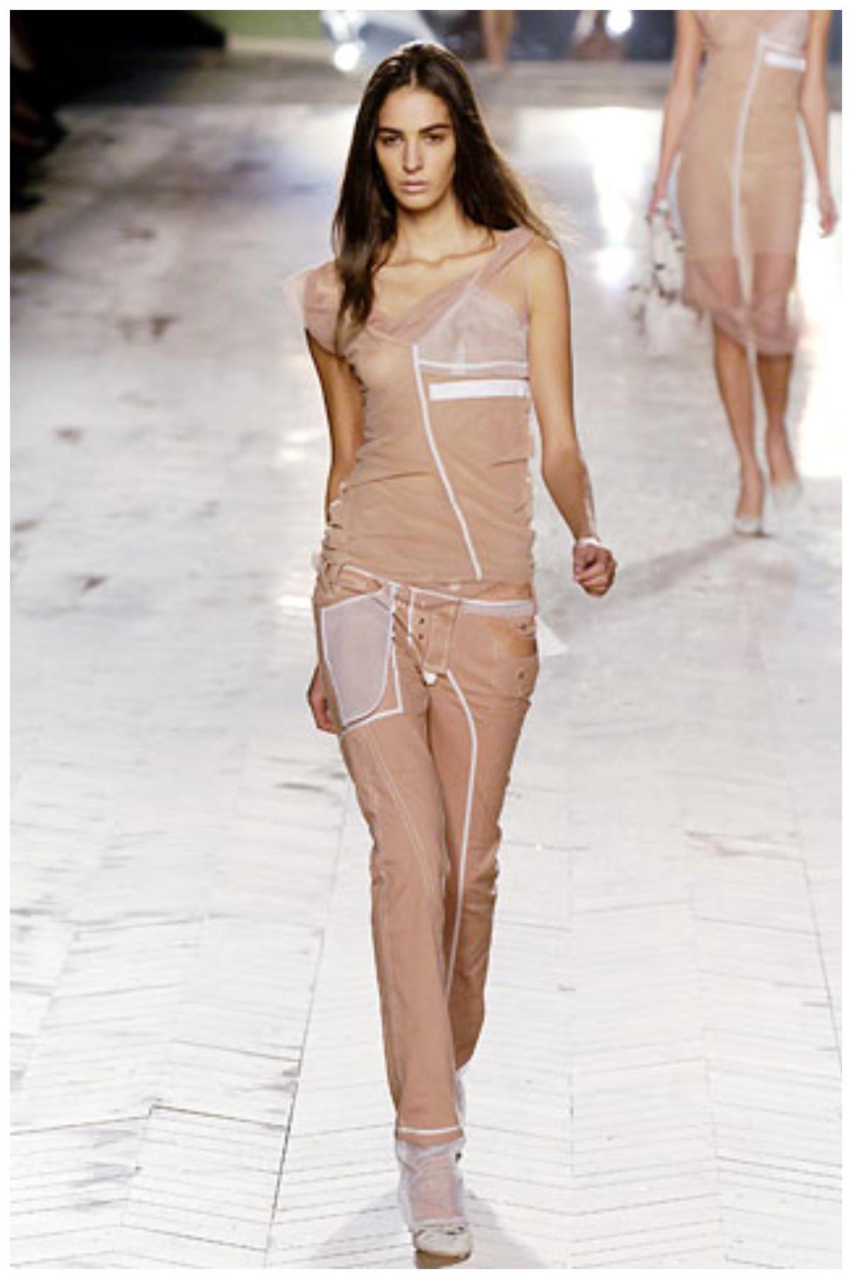 Dior Galliano Era SS 2006 jeans / cotton pants
Designer John Galliano by Christian Dior
Collection: Christian Dior spring 2006 READY-TO-WEAR
Country of production: Portugal
Christian Dior style: 6E12044260
Composition: 98% cotton (denim), 2%