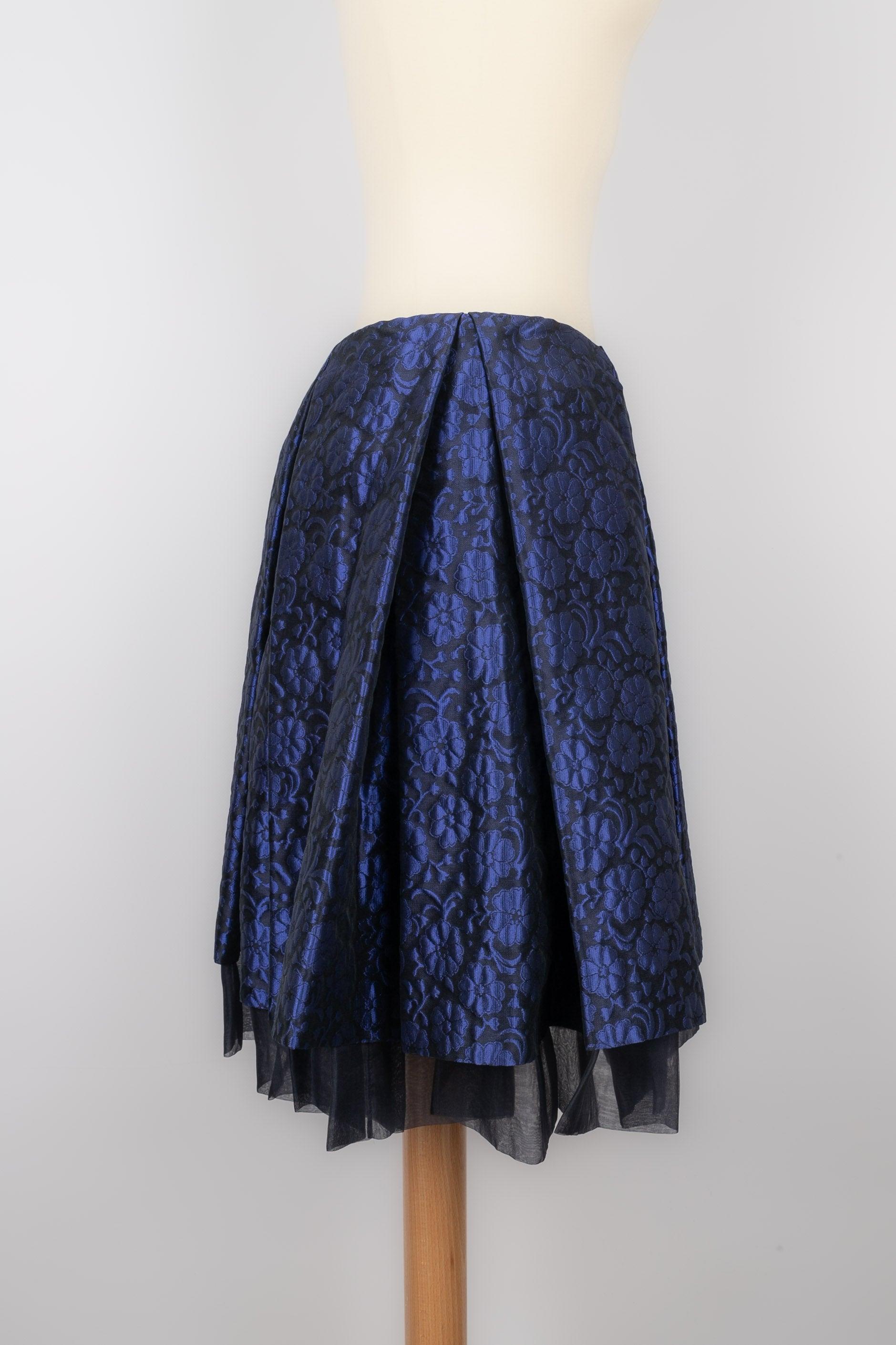 Dior Gauffering Fabric Short Skirt with Silk Lining In Excellent Condition For Sale In SAINT-OUEN-SUR-SEINE, FR