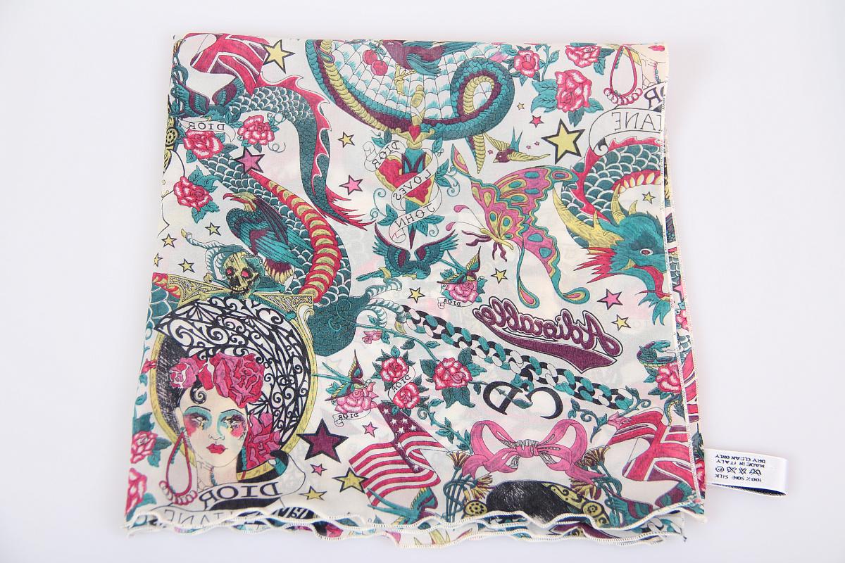 Pañuelo de seda Dior Gitane Gipsy 2004 Galliano
Excelente estado

Pañuelo de seda