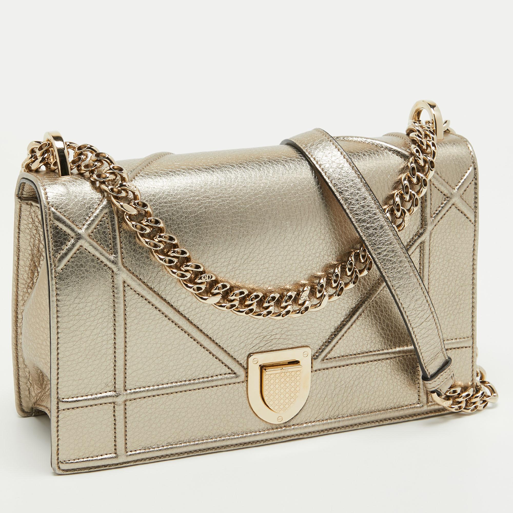 Women's Dior Gold Leather Medium Diorama Shoulder Bag For Sale