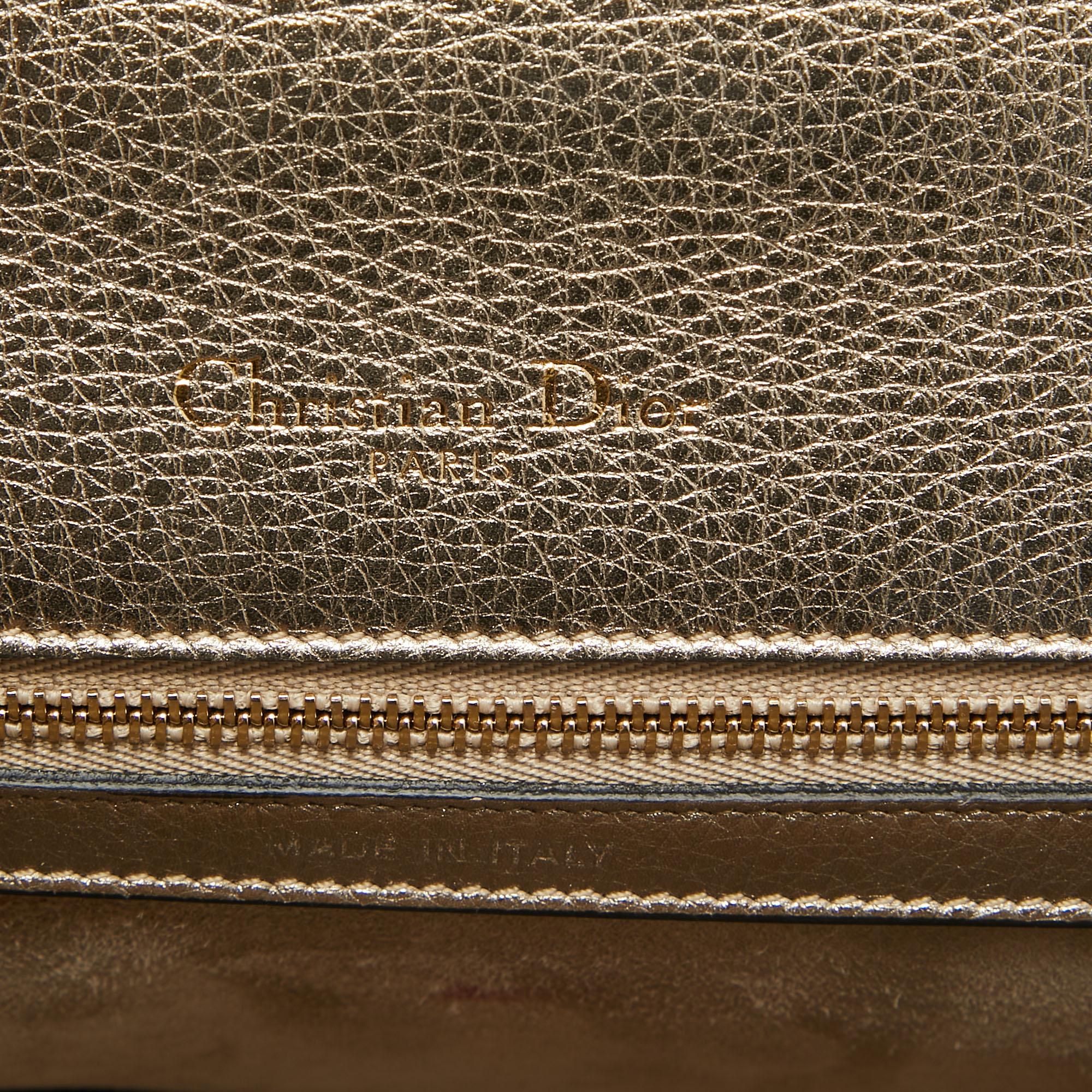 Dior Medium Diorama Umhängetasche aus goldenem Leder im Angebot 3