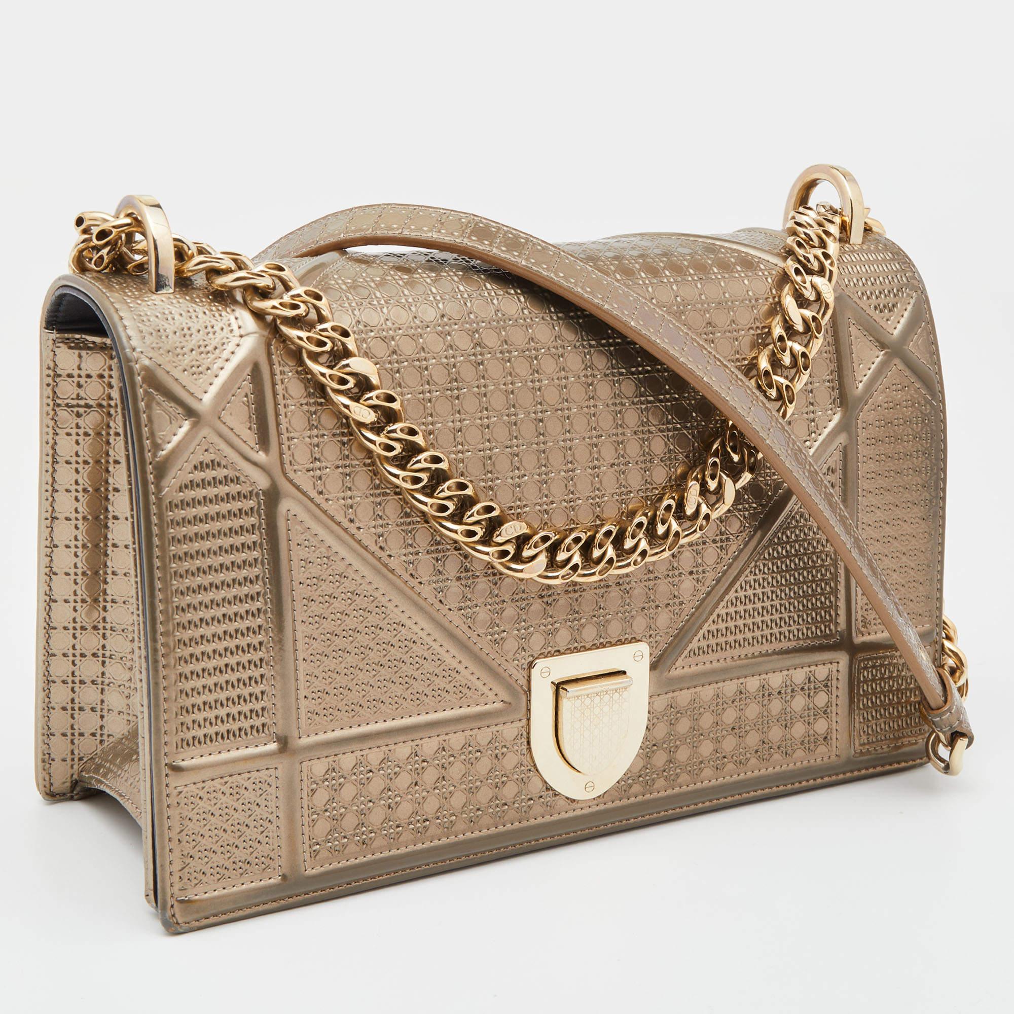 Dior Gold Microcannage Patent Leather Medium Diorama Flap Shoulder Bag In Good Condition In Dubai, Al Qouz 2