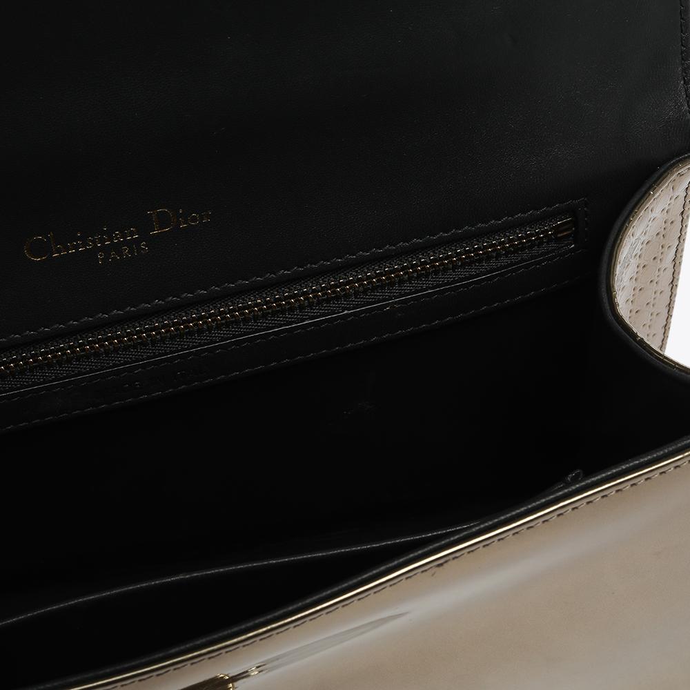 Dior Gold Microcannage Patent Leather Medium Diorama Shoulder Bag In Excellent Condition In Dubai, Al Qouz 2