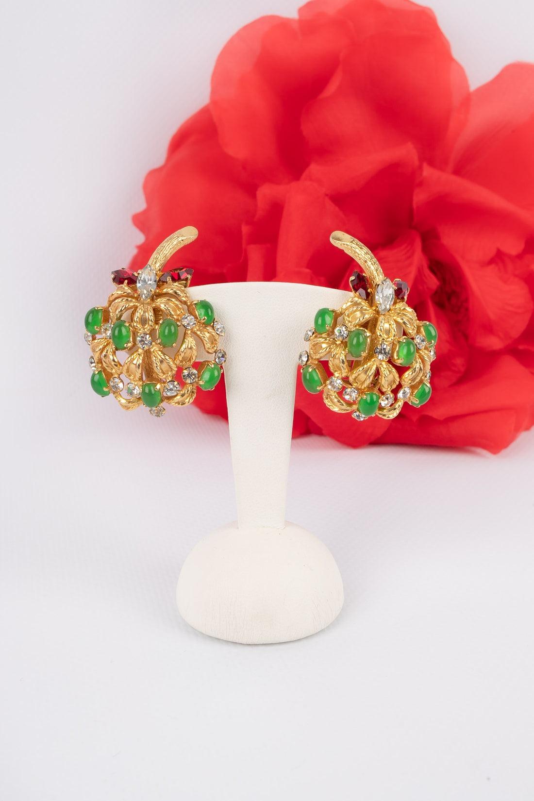 Dior Golden Metal Clip-on Earrings with Rhinestones, 1969 For Sale 4
