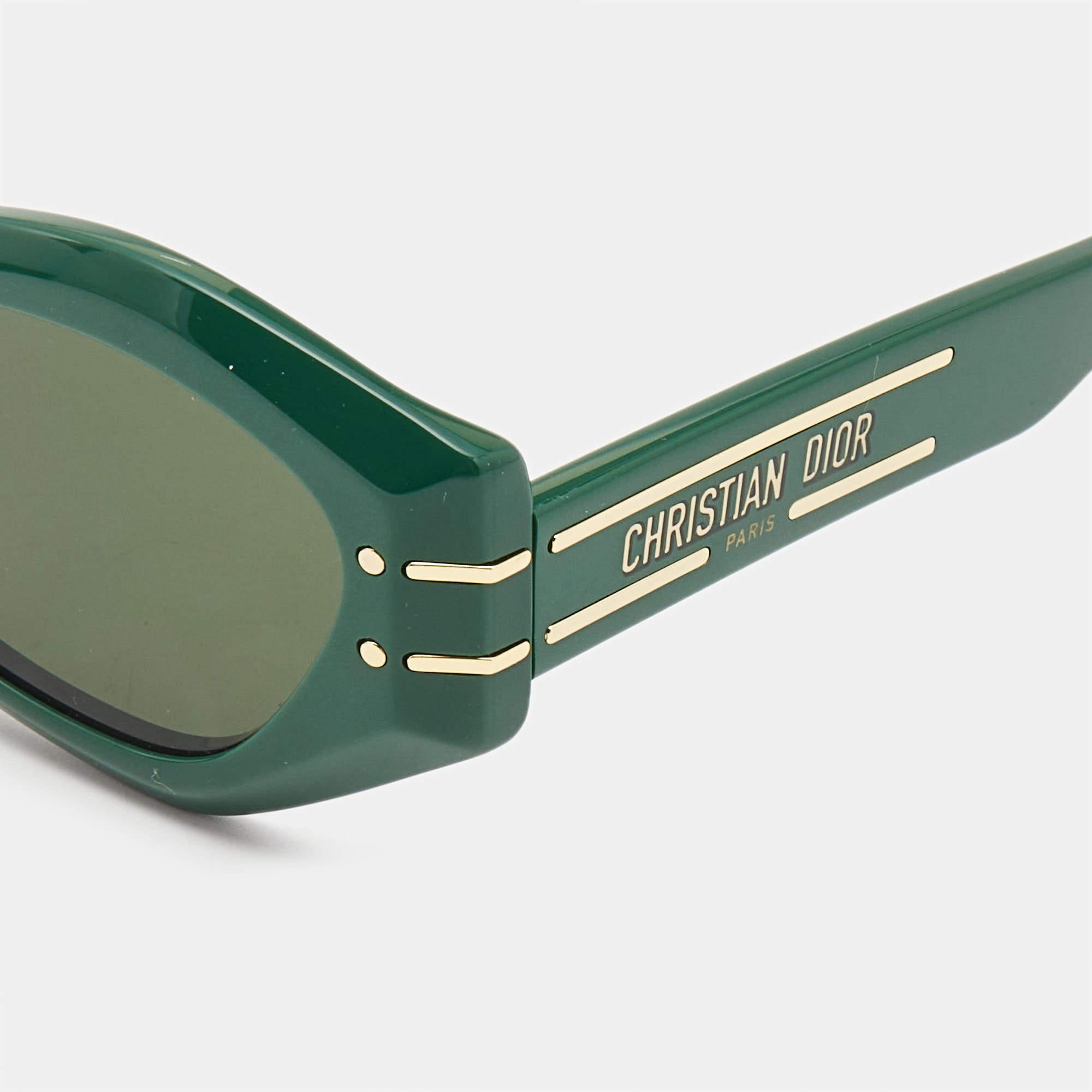 Dior Green/Black DiorSignature Cat Eye Sunglasses Bon état - En vente à Dubai, Al Qouz 2