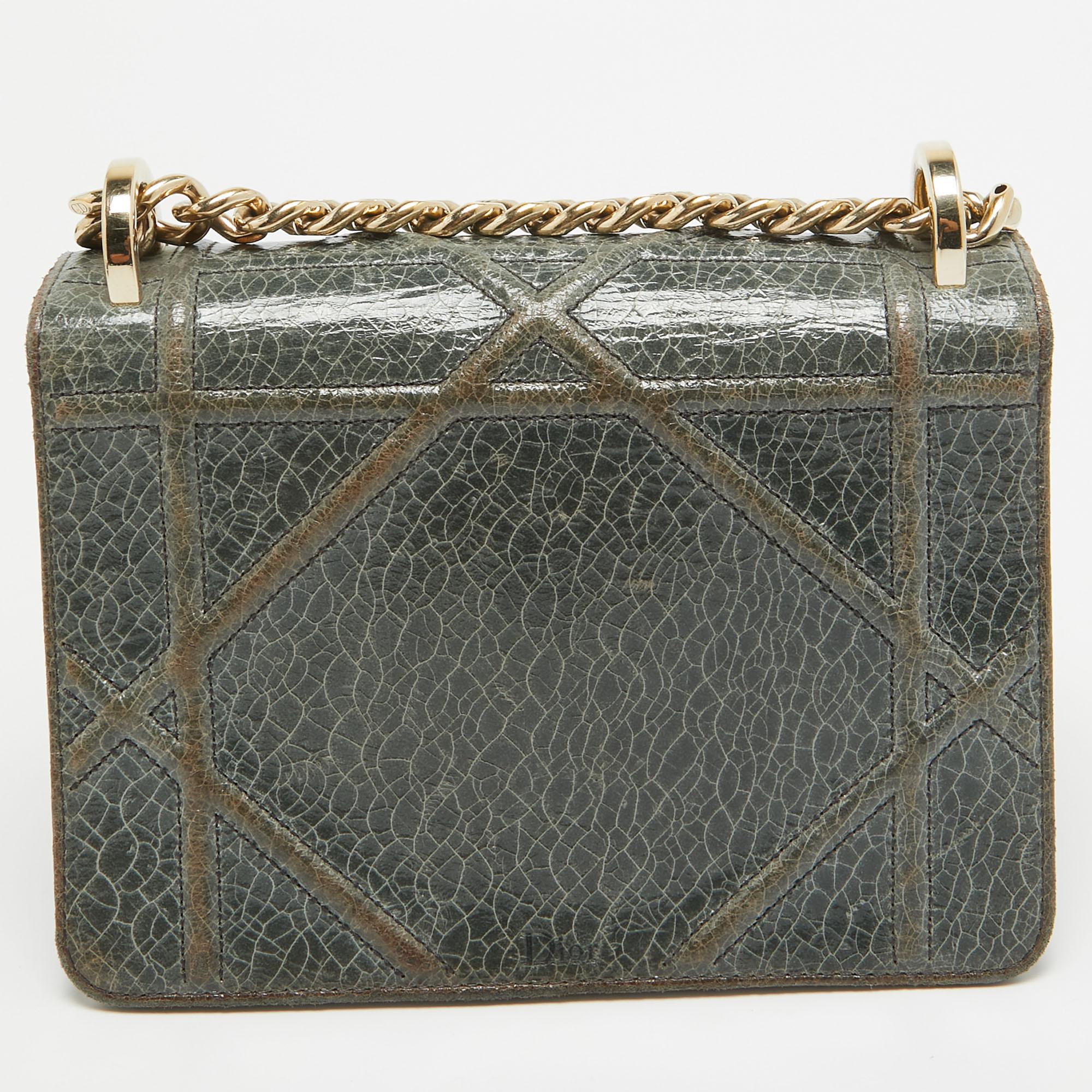 Dior Green Ceramic Effect Leather Diorama Club Shoulder Bag In Good Condition In Dubai, Al Qouz 2