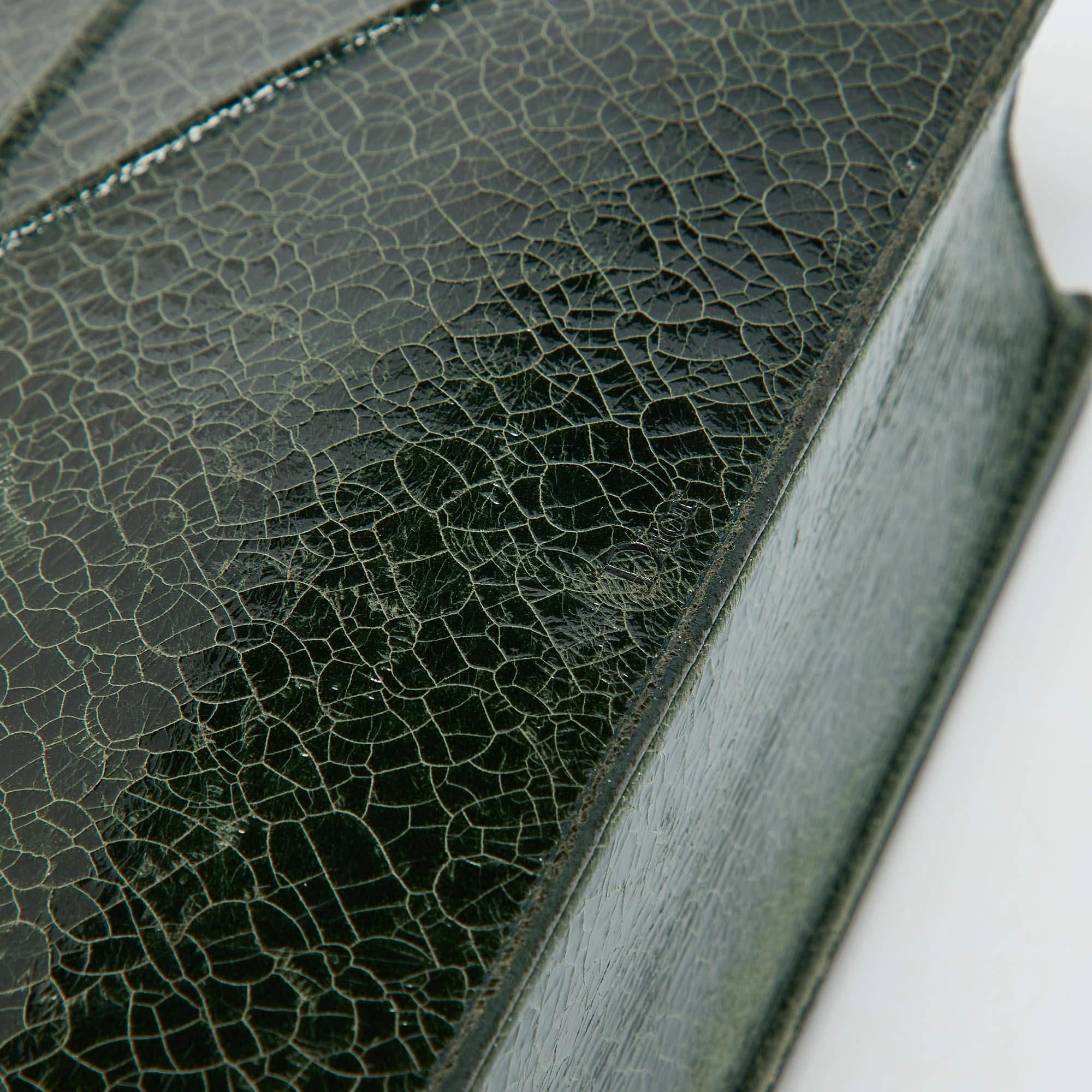 Dior grand sac à bandoulière Diorama à rabat en cuir craquelé vert en vente 1
