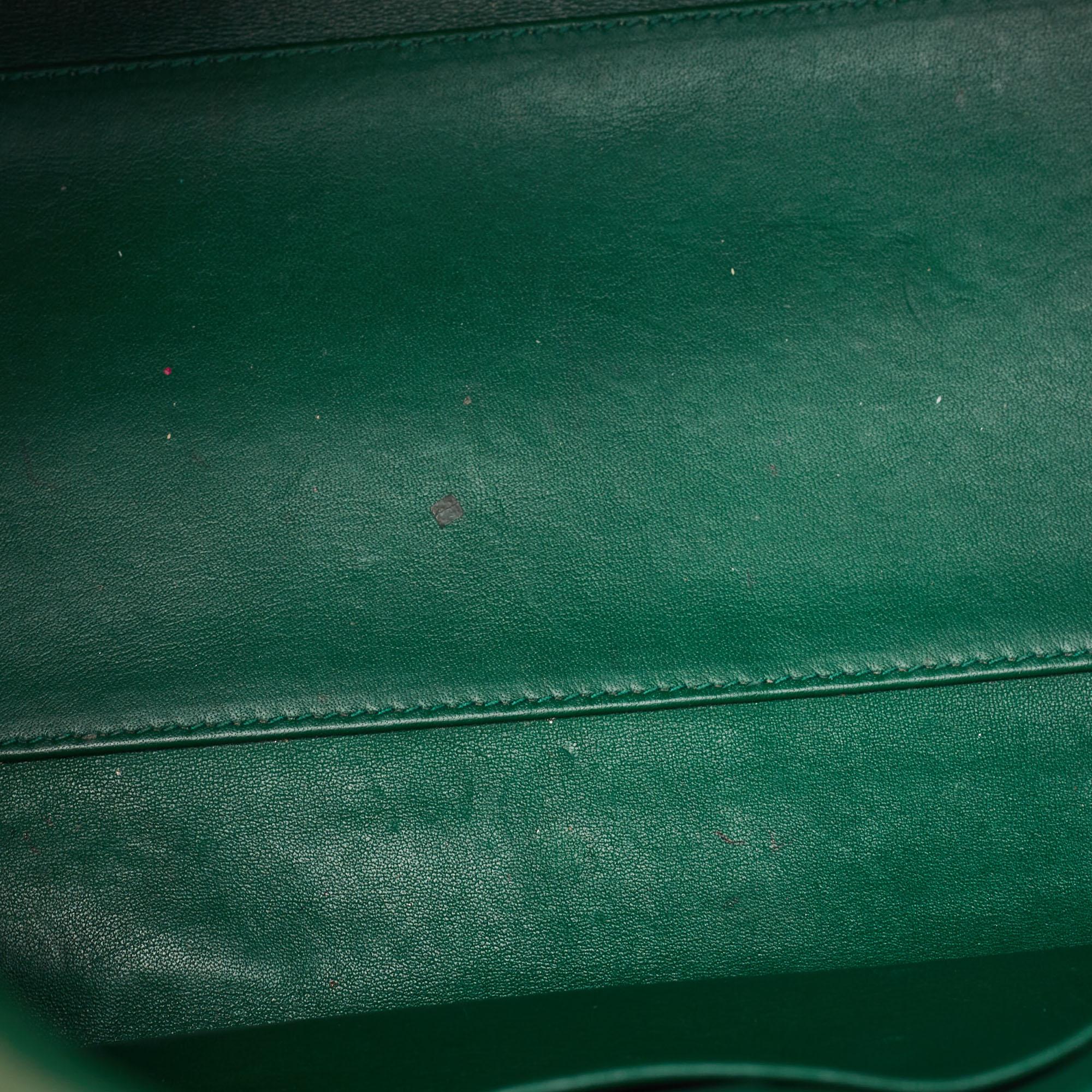 Dior Medium Diorever Tasche aus grünem Leder im Angebot 13