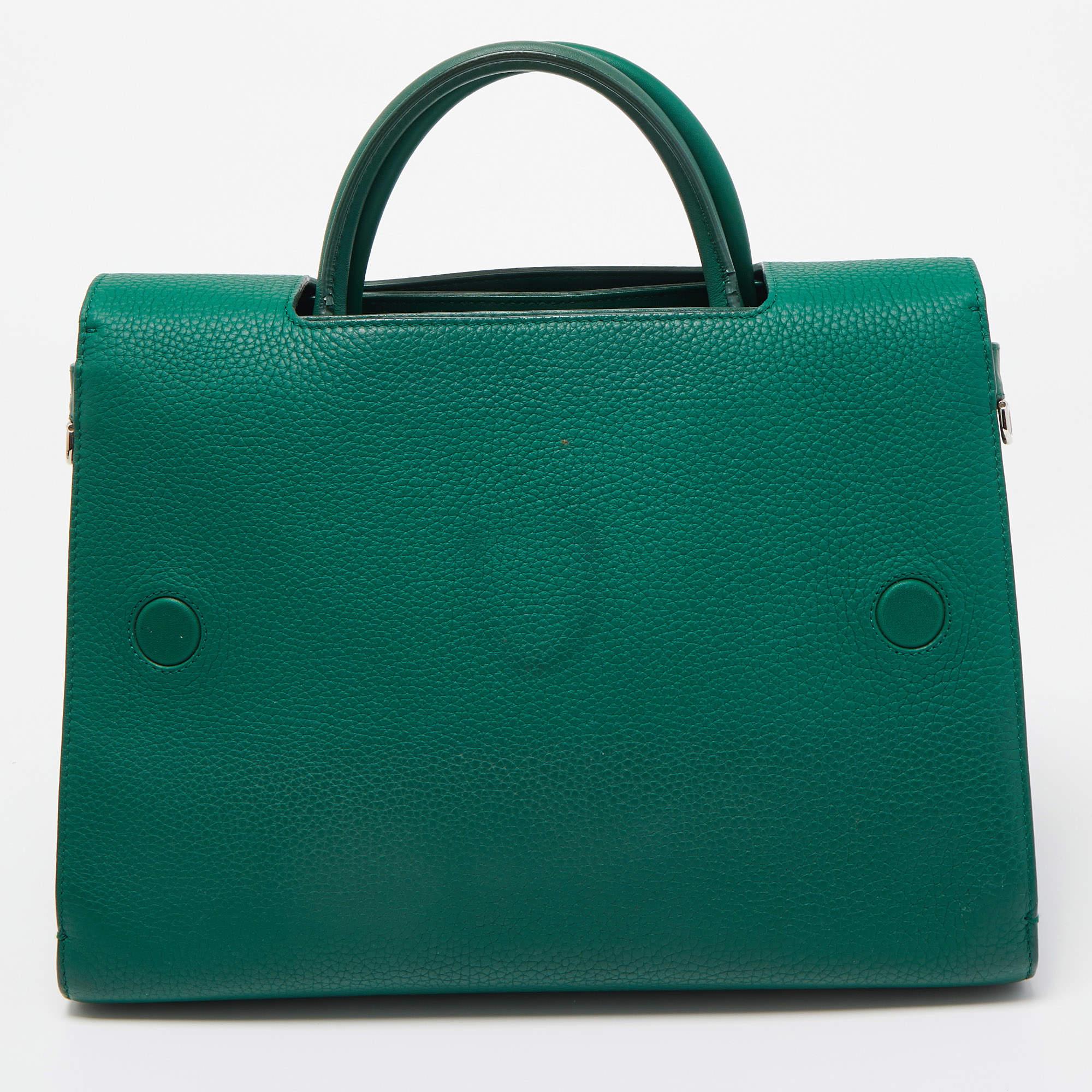 Dior Green Leather Medium Diorever Bag In Good Condition For Sale In Dubai, Al Qouz 2