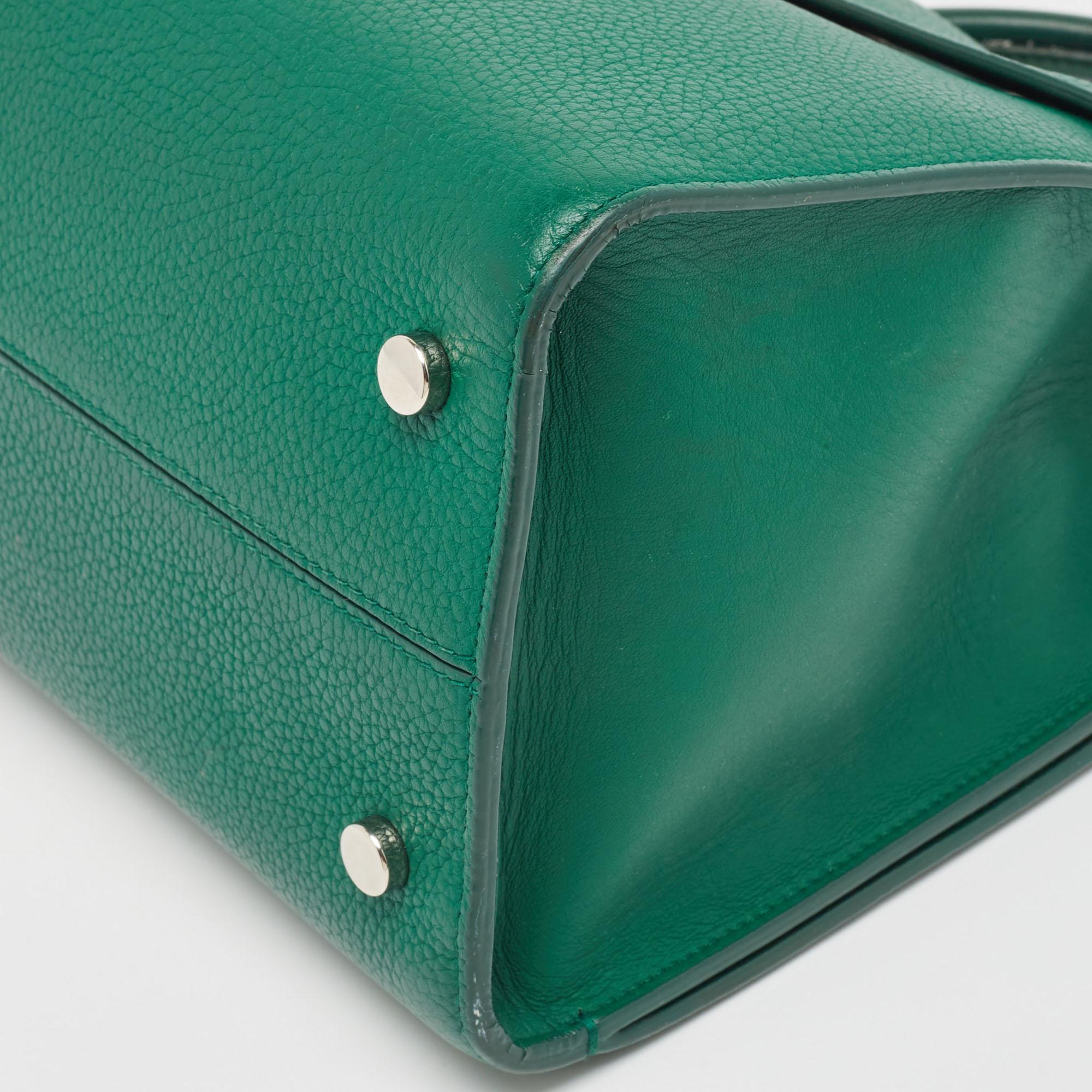 Dior Sac Diorever moyen en cuir vert en vente 2