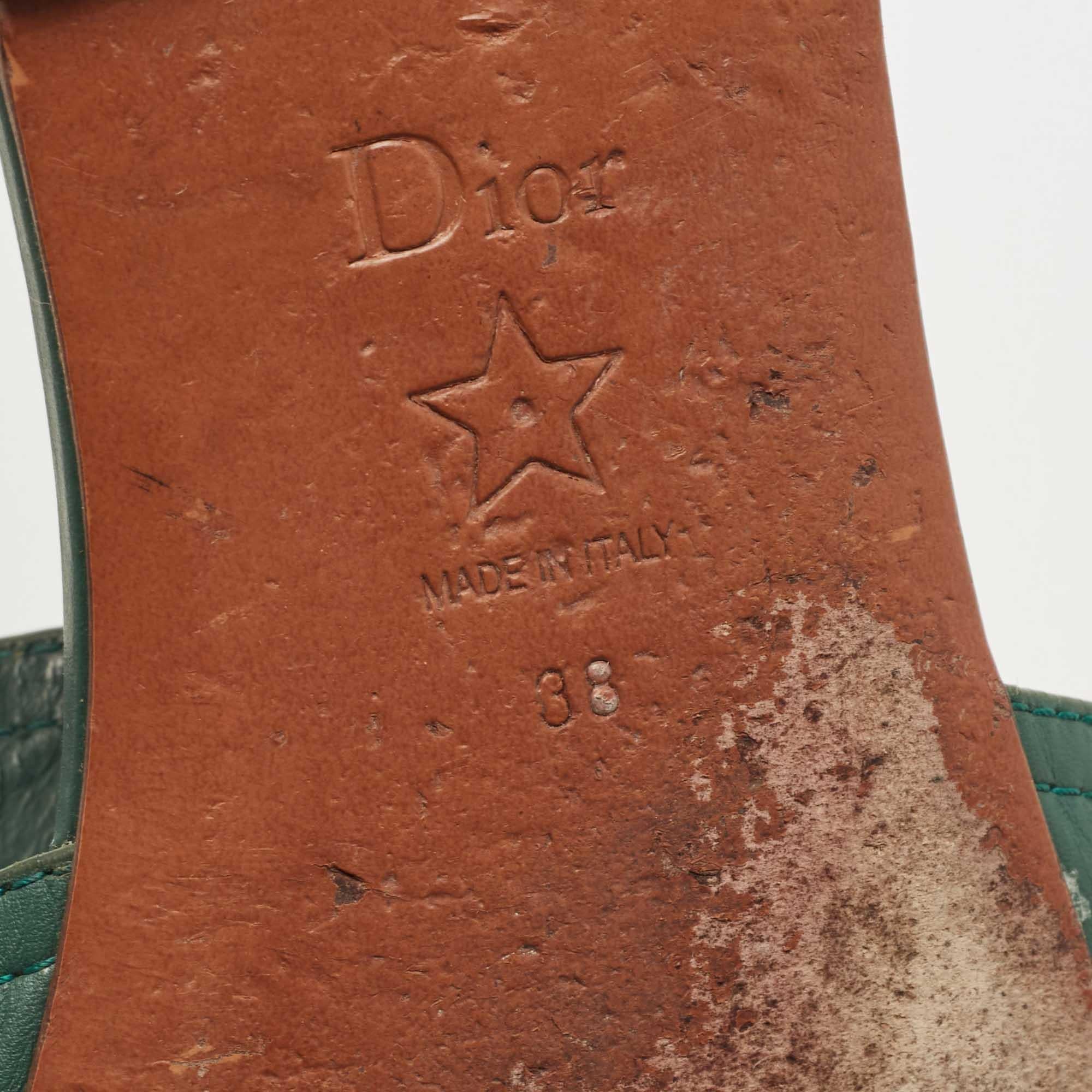 Dior Green Leather Montaigne Flat Slides Size 38 In Good Condition In Dubai, Al Qouz 2