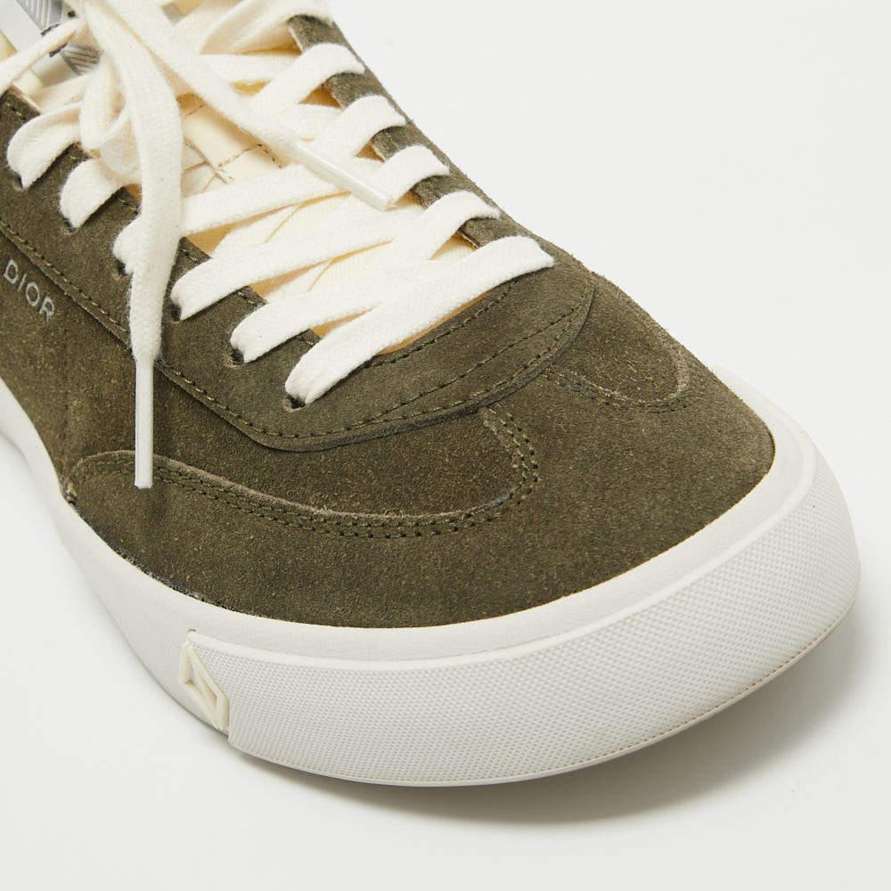 Dior Green Suede and Leather Low Top Sneakers Size 42 In Good Condition For Sale In Dubai, Al Qouz 2