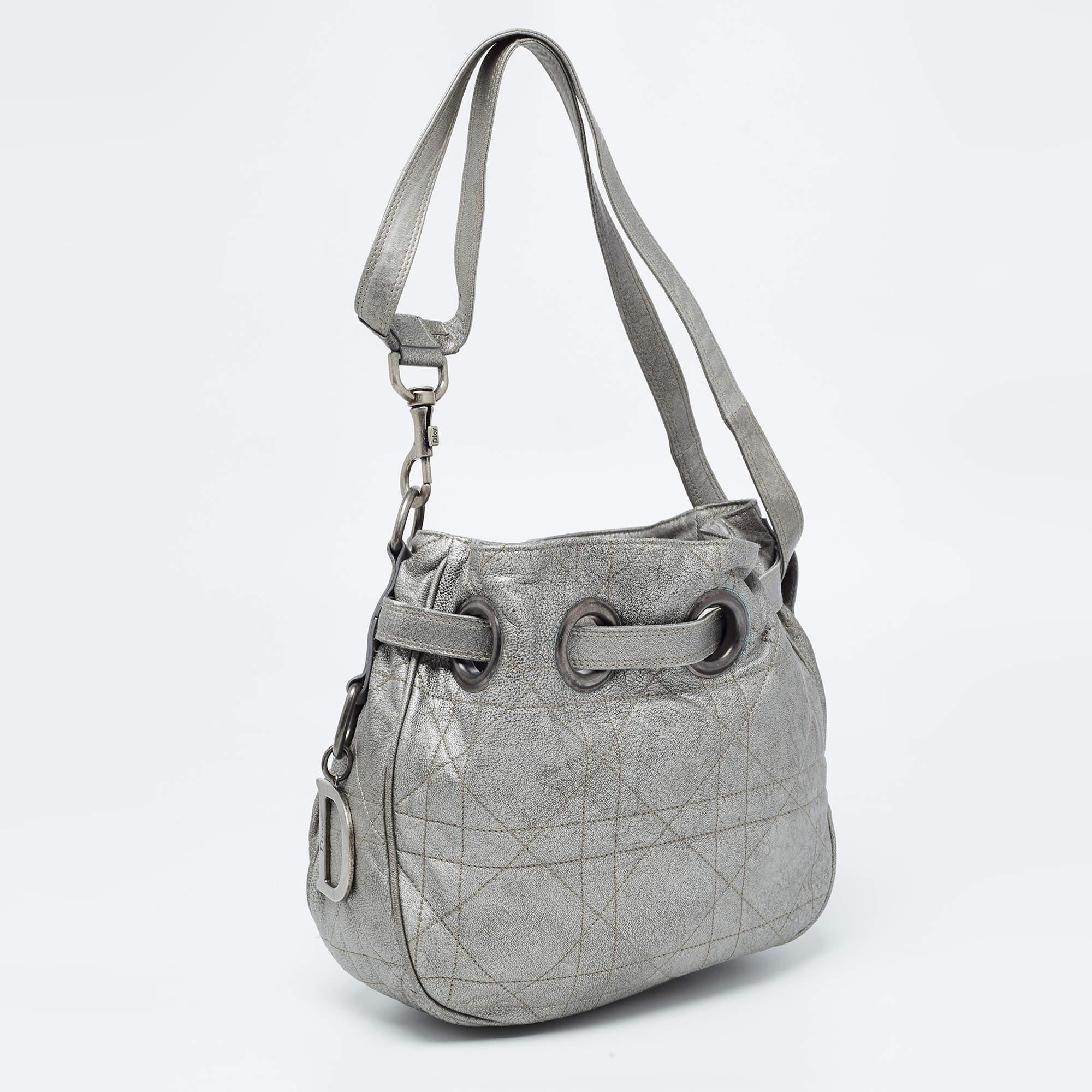 A classic handbag comes with the promise of enduring appeal, boosting your style time and again. This Dior grey bag is one such creation. It’s a fine purchase.

