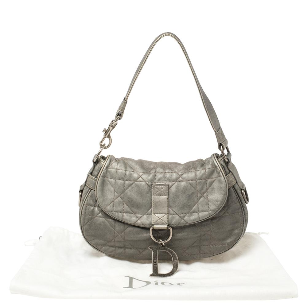Graue Dior Cannage-Lederklappe Hobo 13
