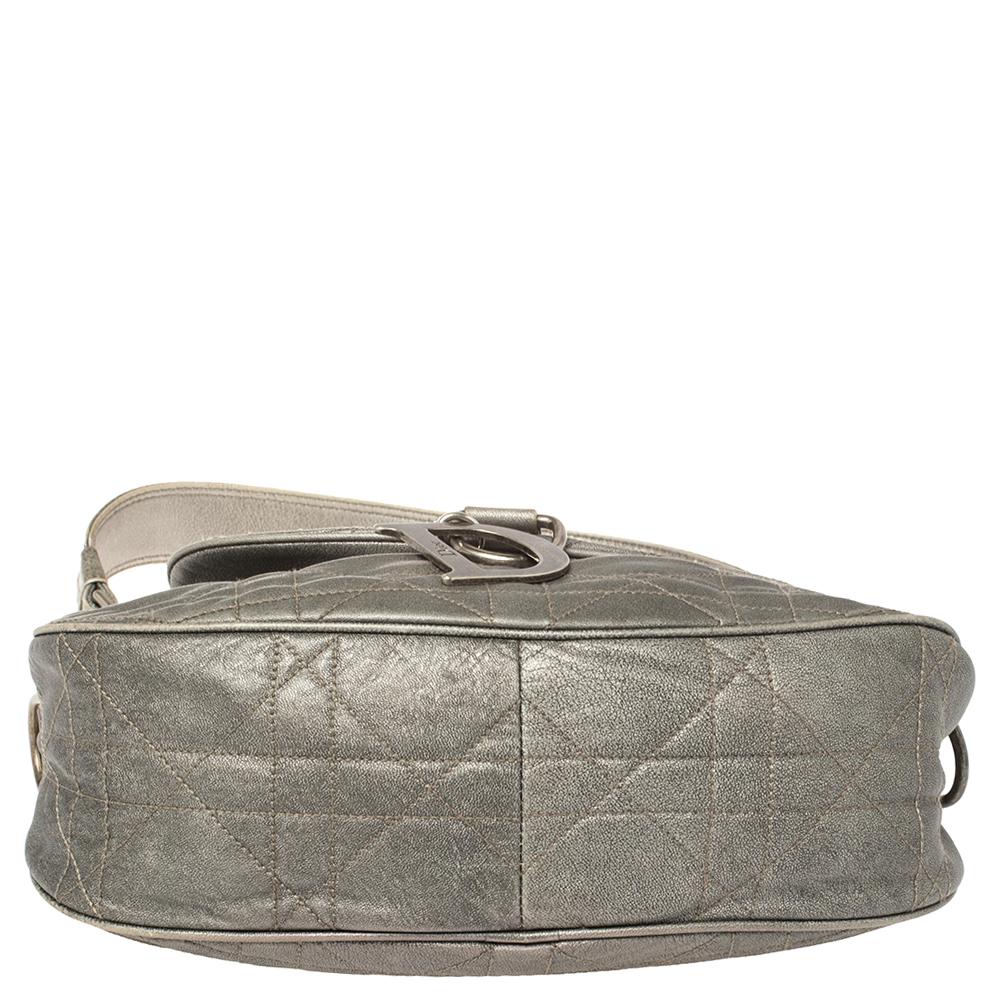Graue Dior Cannage-Lederklappe Hobo 1