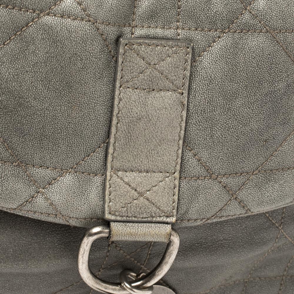Graue Dior Cannage-Lederklappe Hobo 3