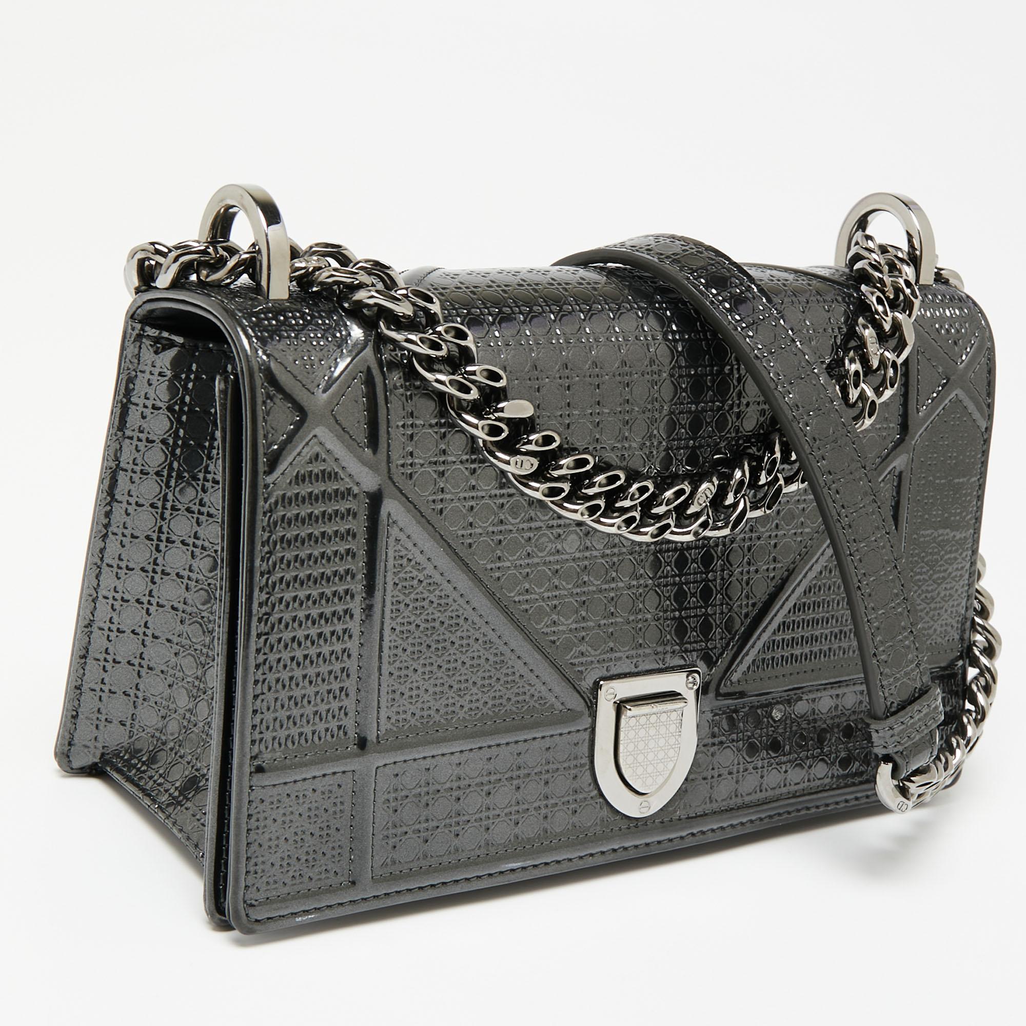 Dior Grey Cannage Patent Leather Small Diorama Shoulder Bag In Good Condition In Dubai, Al Qouz 2