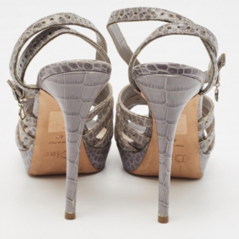 Donna Dior - Sandali con zeppa di coccodrillo in rilievo grigio taglia 40 in vendita