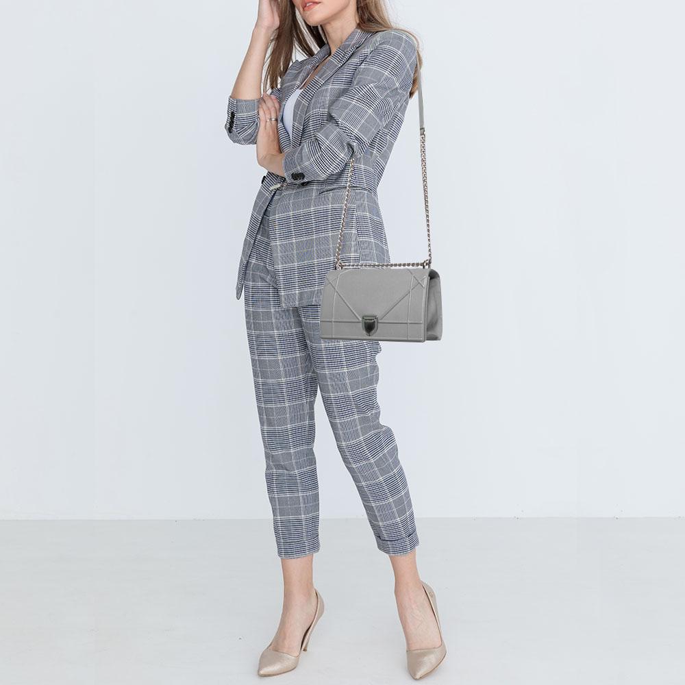 Dior Grey Leather Medium Diorama Shoulder Bag In Good Condition In Dubai, Al Qouz 2