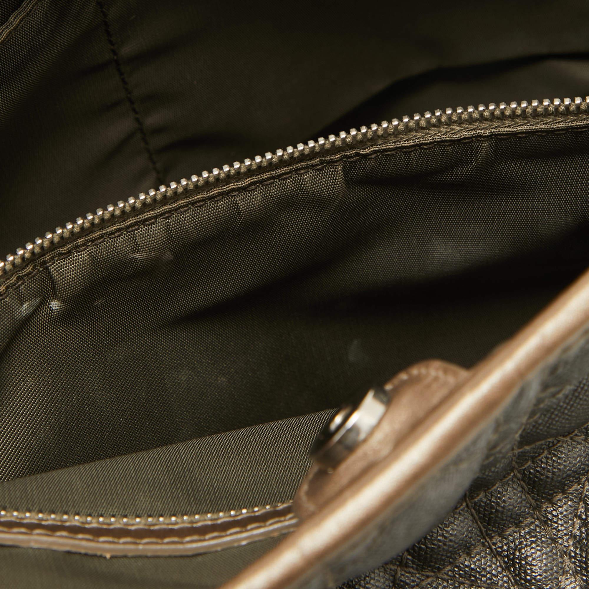 Dior Kleine Panarea-Tasche aus beschichtetem Canvas und Leder in Grau/Metallic Brown im Angebot 2