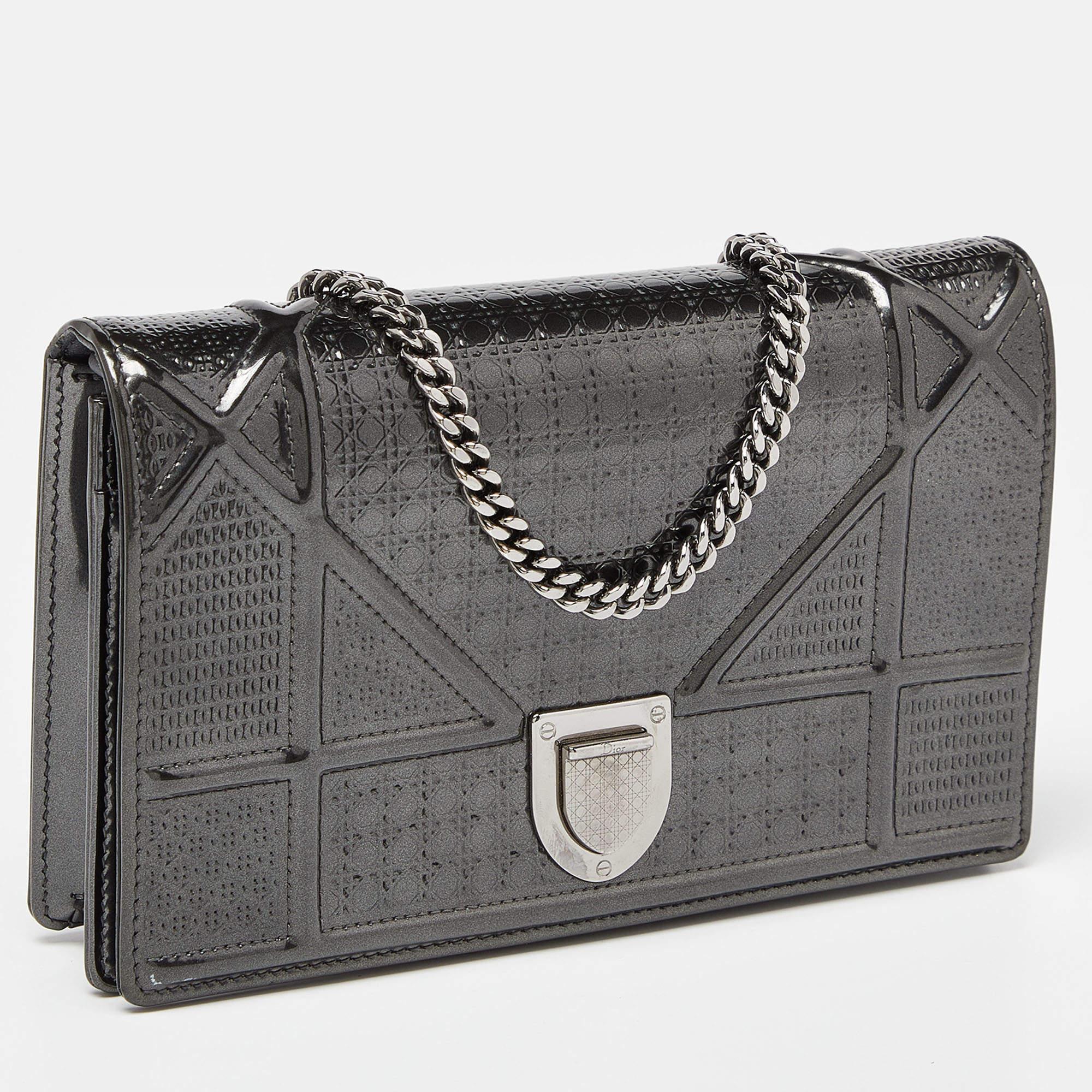 Dior Grey Micro Cannage Patent Leather Diorama Wallet On Chain In Good Condition In Dubai, Al Qouz 2
