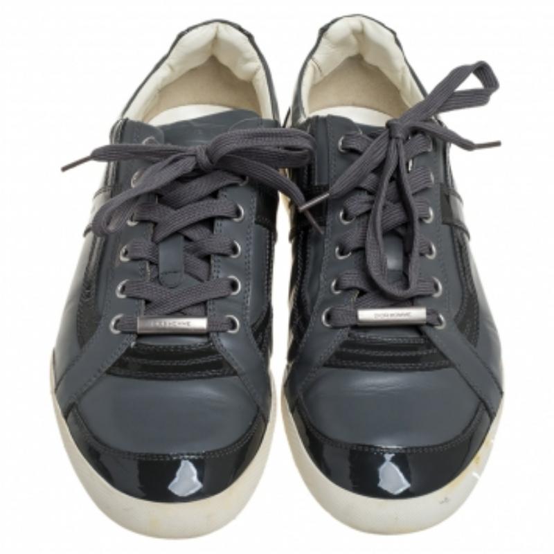 Dior Grey Patent Leather and Leather Low Top Sneaker Size 41 In Good Condition For Sale In Dubai, Al Qouz 2