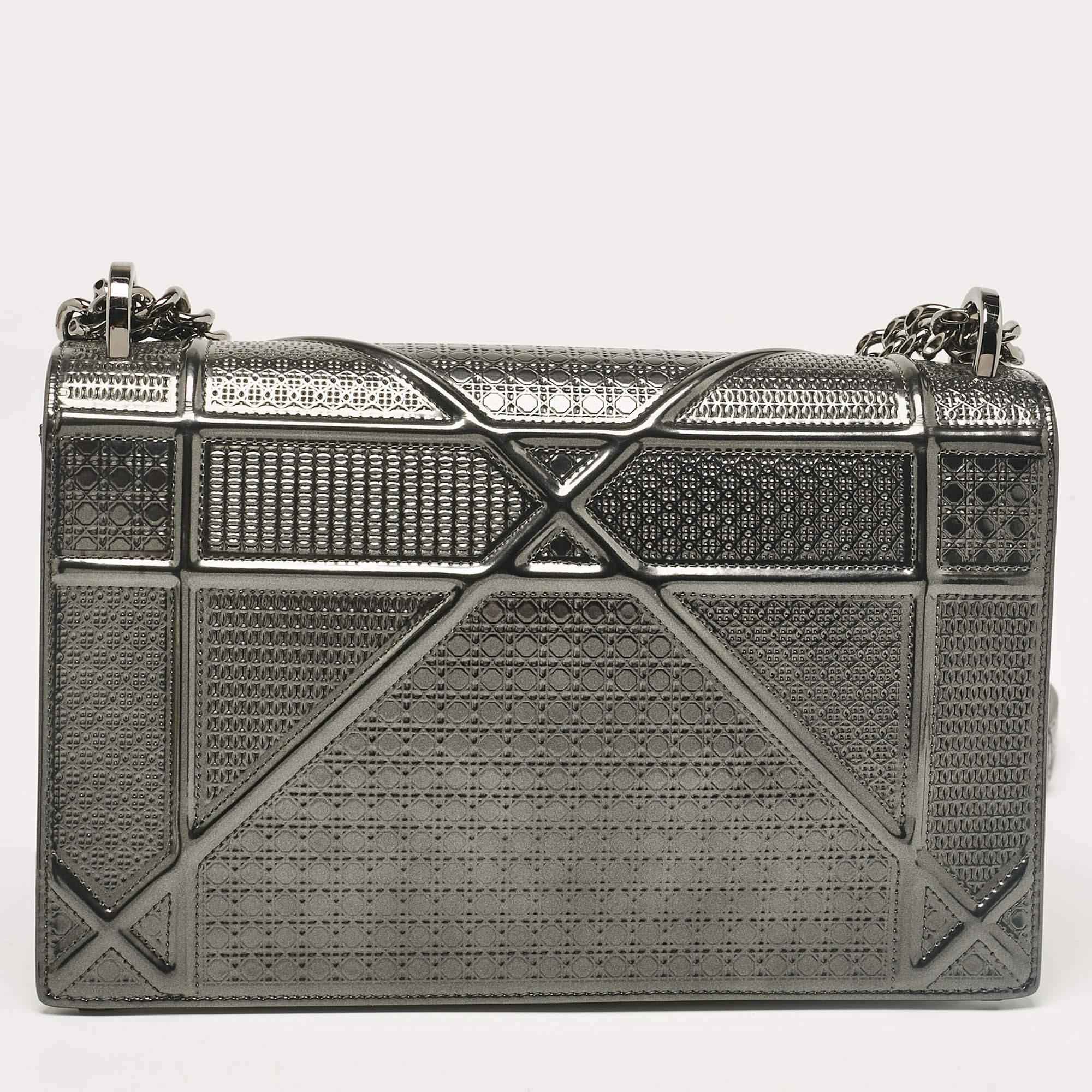 Dior Grey Patent Leather Medium Diorama Shoulder Bag In Excellent Condition In Dubai, Al Qouz 2