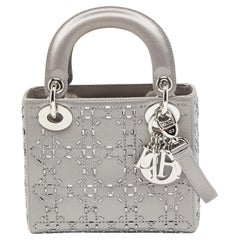 Mini sac cabas Dior Lady Dior gris cannage en satin avec strass