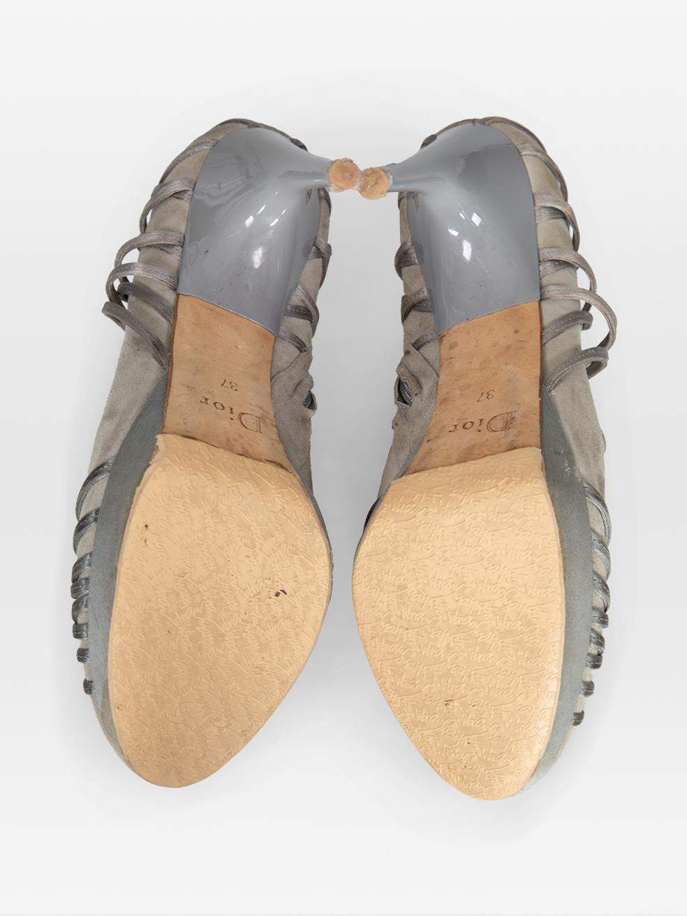 Dior Suede Grey Closed Toe Platform Heels Size IT 37 Bon état - En vente à London, GB