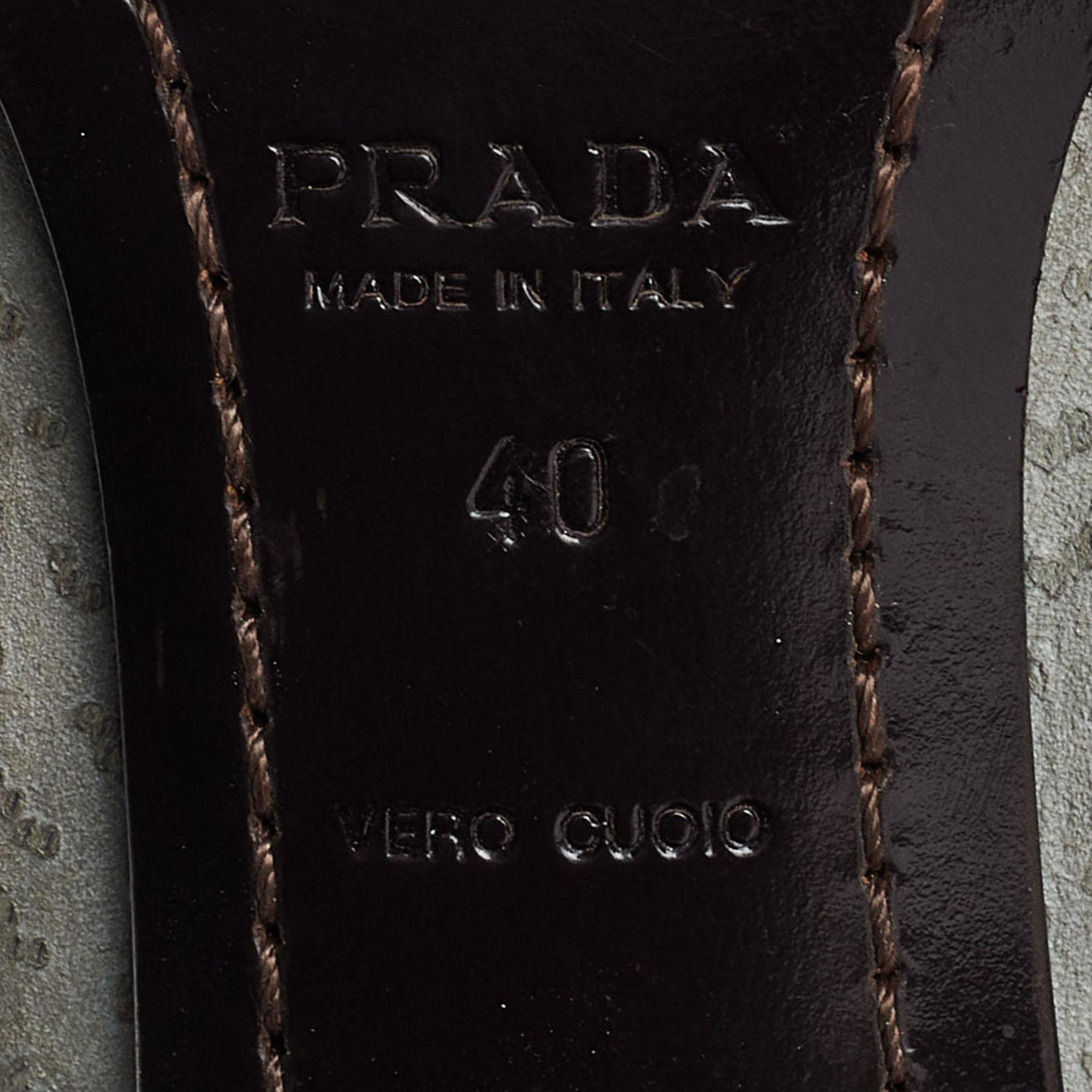 Dior - Bottes en cuir gris texturé à nubuck, longueur genou, taille 40 en vente 3