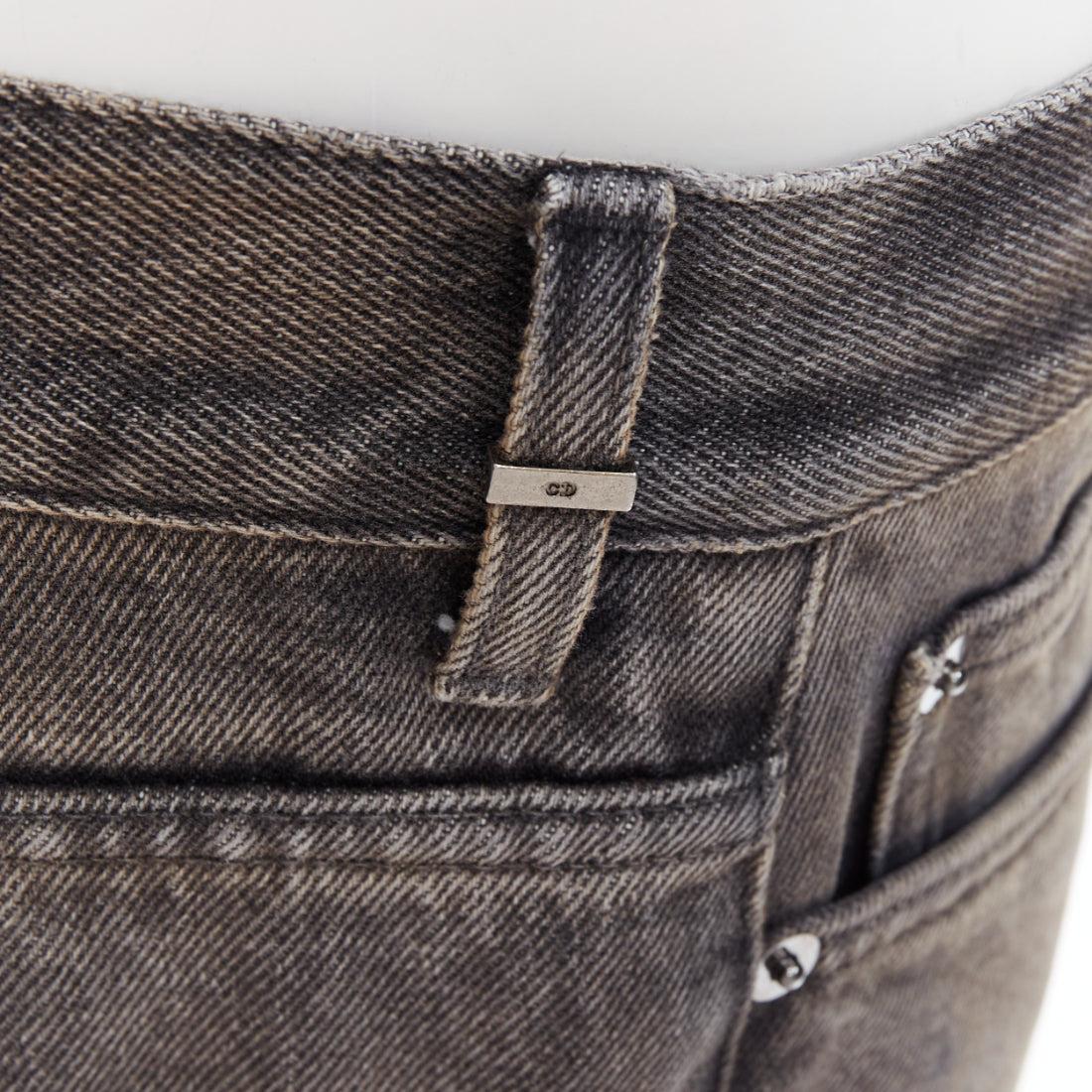 DIOR grey washed denim high rise dart pockets wide cropped jeans FR40 L
Reference: KNLM/A00337
Brand: Dior
Designer: Maria Grazia Chiuri
Material: Denim
Color: Grey
Pattern: Solid
Closure: Button Fly
Extra Details: CD logo metal bar at left waist.