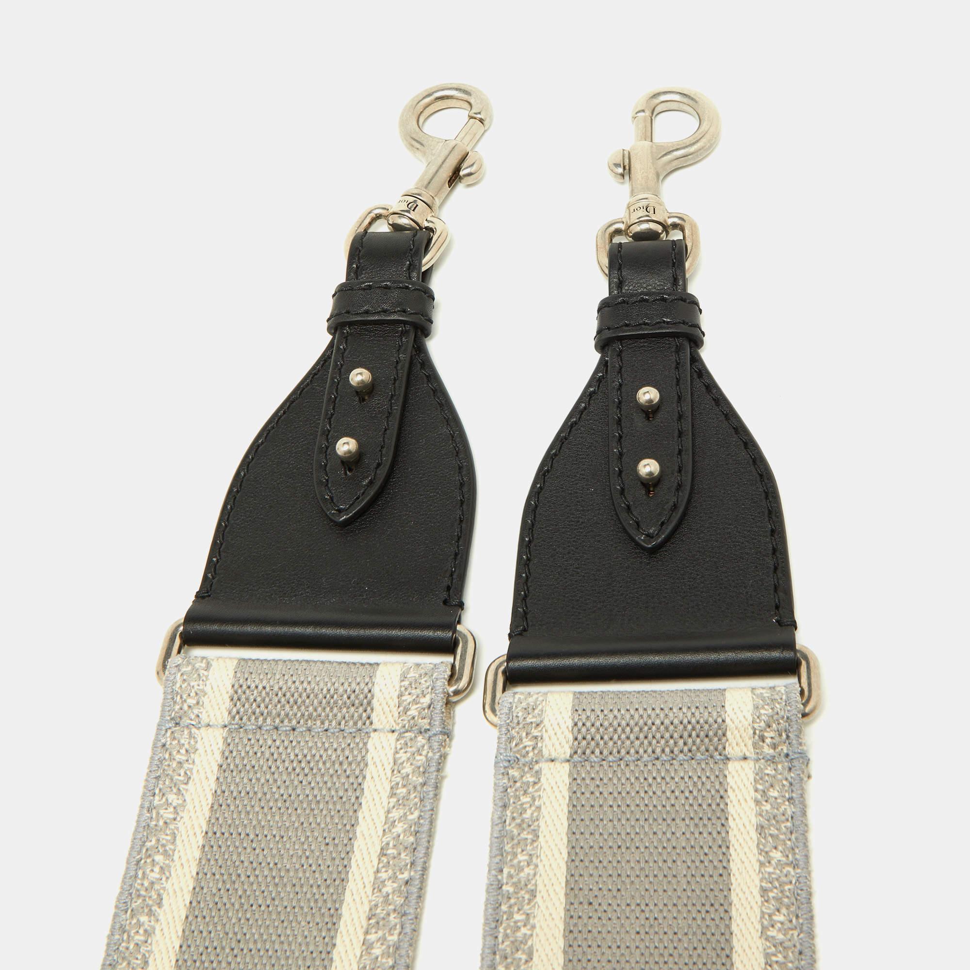 Dior Grey/White Canvas and Leather Shoulder Bag Strap In Excellent Condition For Sale In Dubai, Al Qouz 2