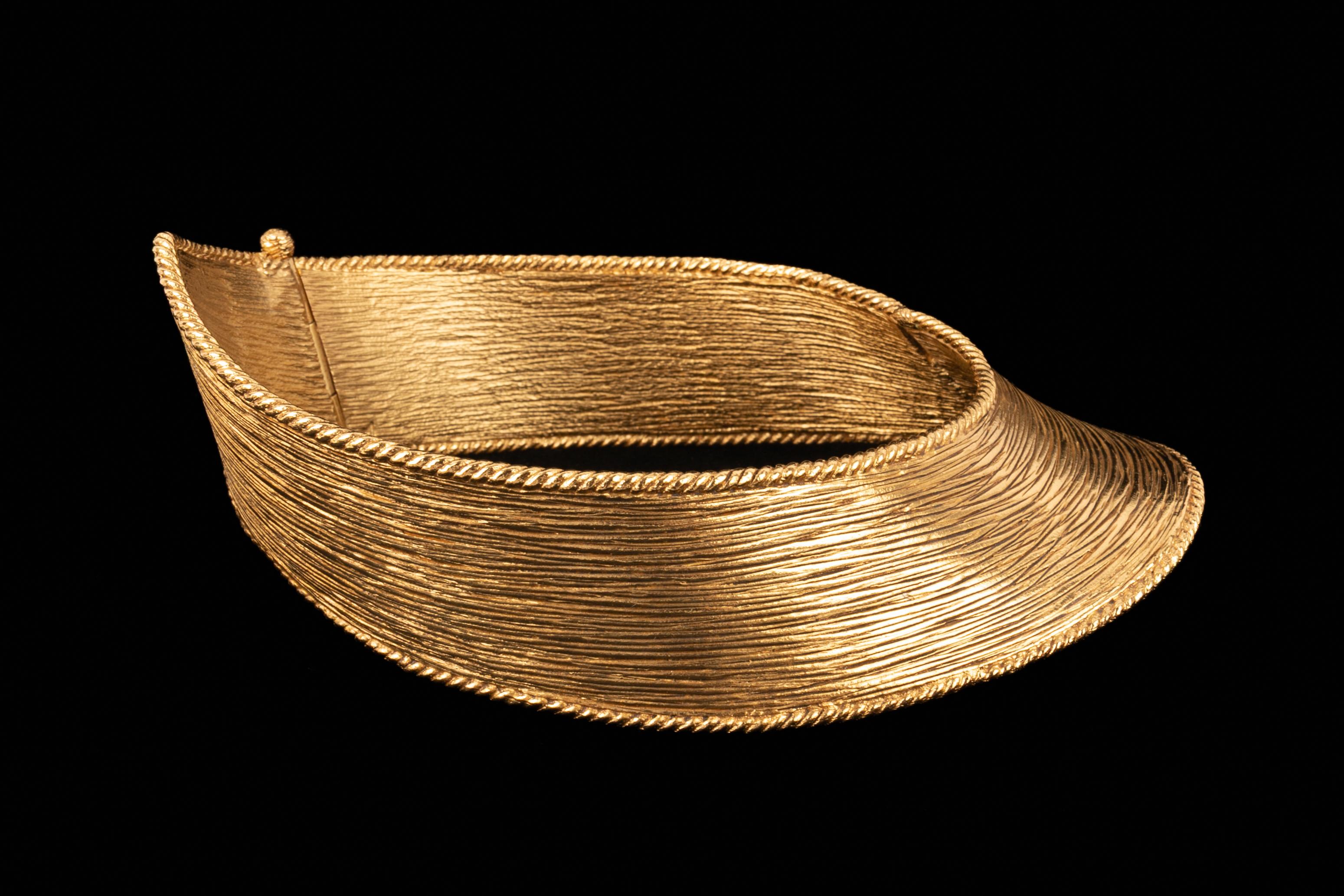 Dior HAUTE COUTURE golden necklace 1993 For Sale 4