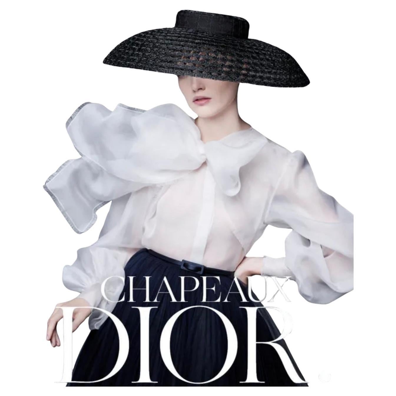 Iconico cappello Dior Haute Couture in stile "New Look", edizione limitata e rara