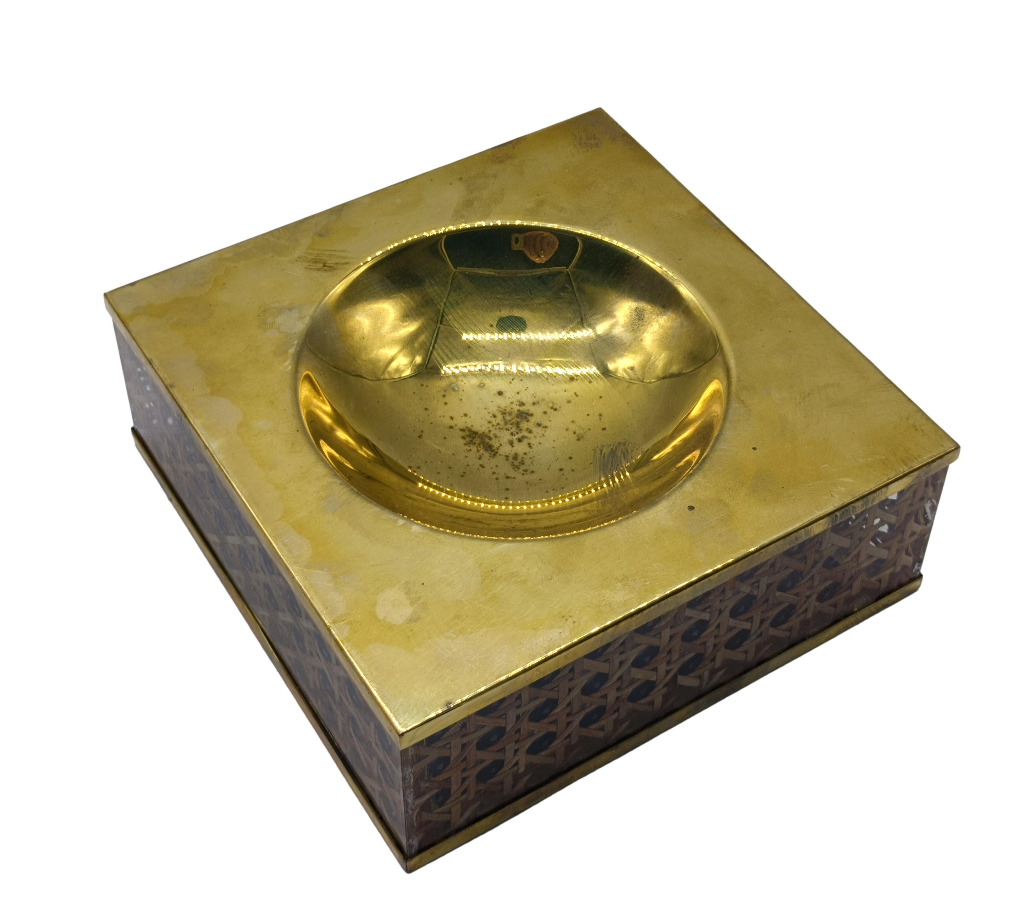 Dior Home Attribut. Posacenere in Vetro Acrilico, Ottone e Paglia di Vienna (Italienisch) im Angebot