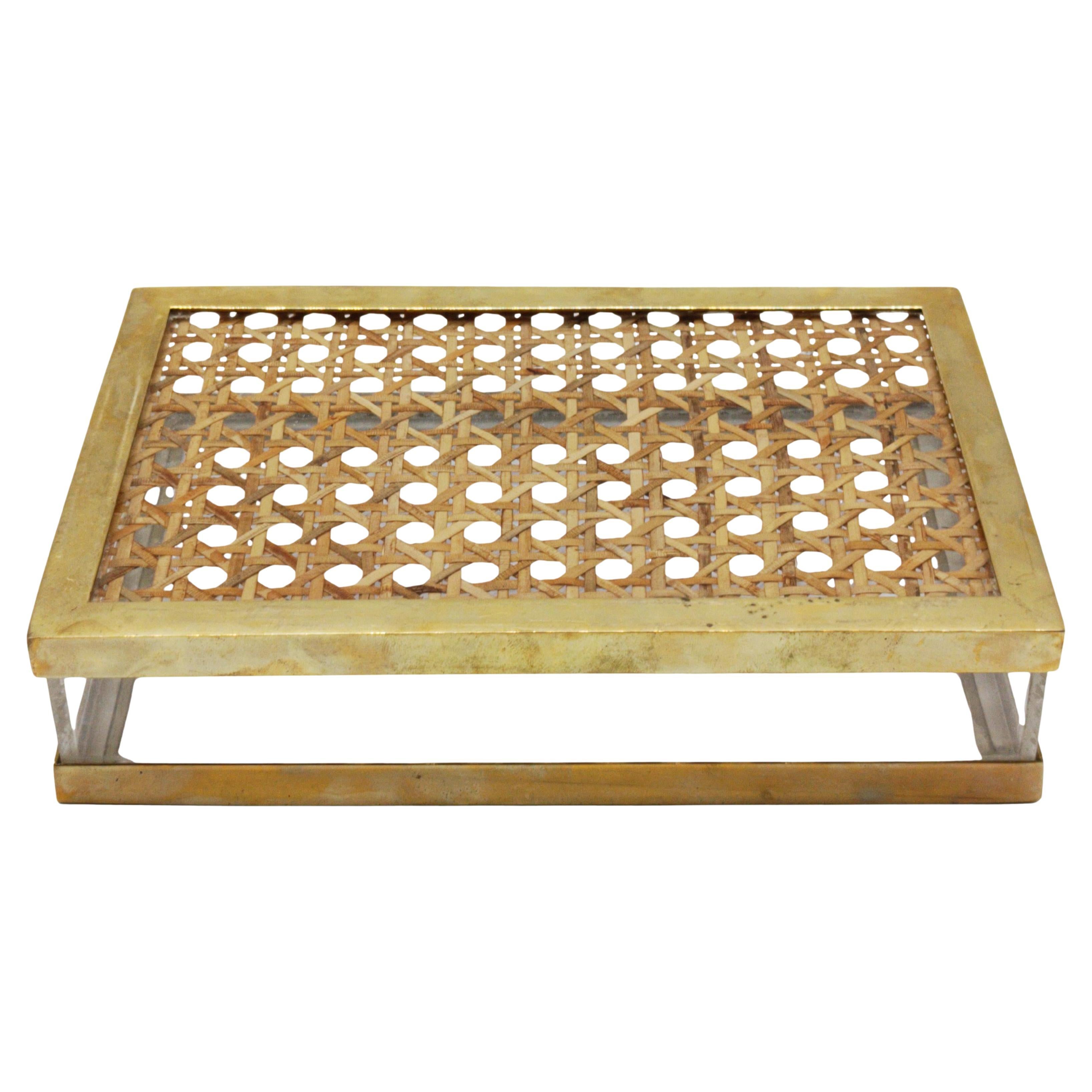 Dior Home Attrib. Scatola in Lucite, Ottone e Paglia di Vienna, Italia 1970s