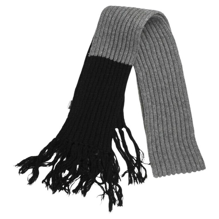 Dior - Écharpe longue en laine tricotée lourde pour homme AW06 En vente sur  1stDibs | echarpe dior femme prix, echarpe noir dior, echarpe homme dior