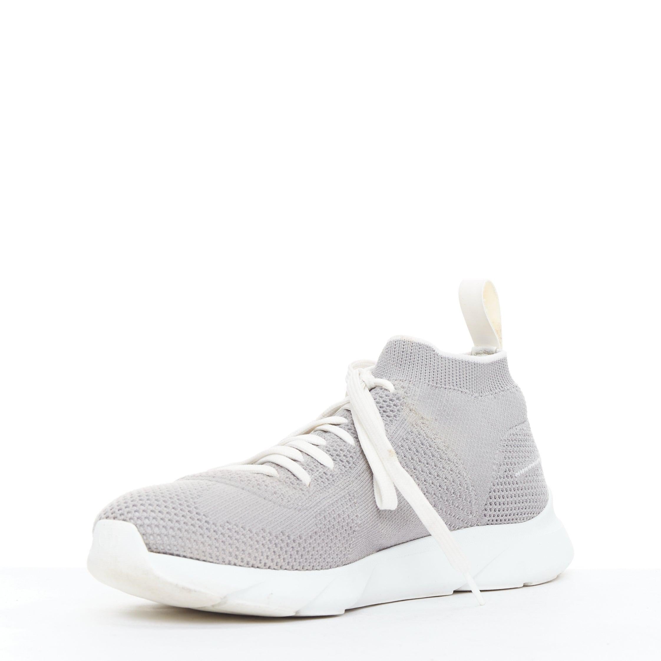 DIOR HOMME B21 Sockes Baskets basses en dentelle avec logo gris et blanc Bon état - En vente à Hong Kong, NT