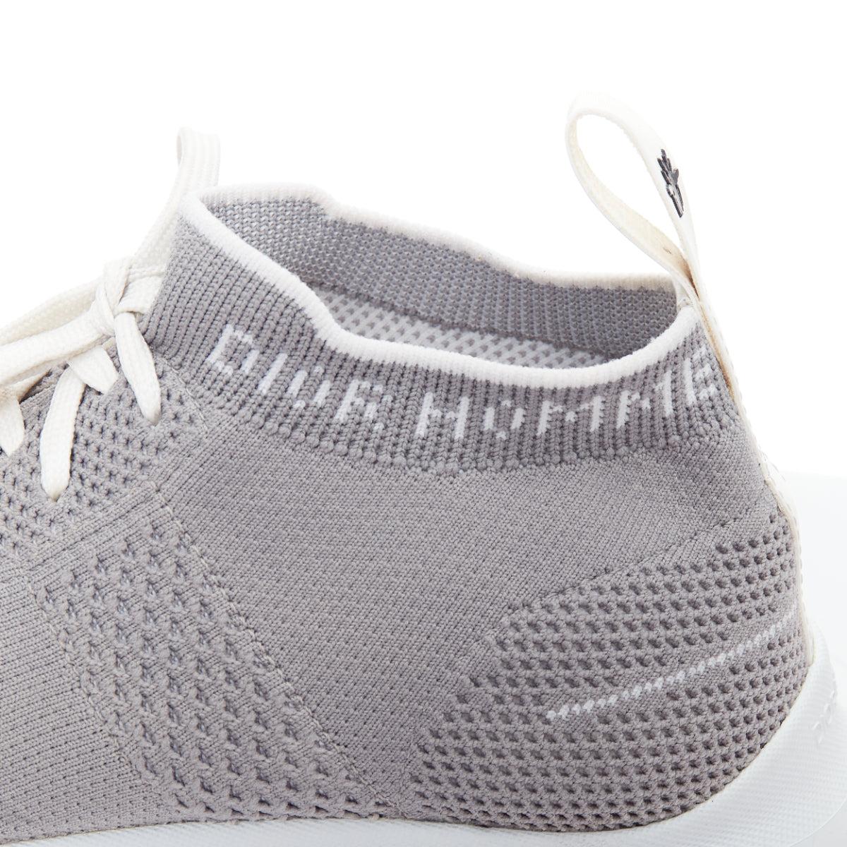 DIOR HOMME B21 Sockes Baskets basses en dentelle avec logo gris et blanc en vente 2
