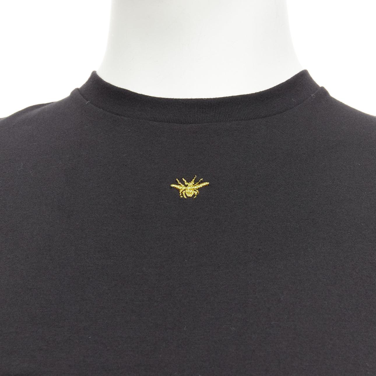 DIOR HOMME black cotton gold bee embroidered fitted tshirt XXS
Reference: AAWC/A00772
Brand: Dior
Collection: HOMME
Material: Cotton
Color: Black, Gold
Pattern: Animal Print
Closure: Slip On
Extra Details: Back darts at lower shoulder.
Made in: