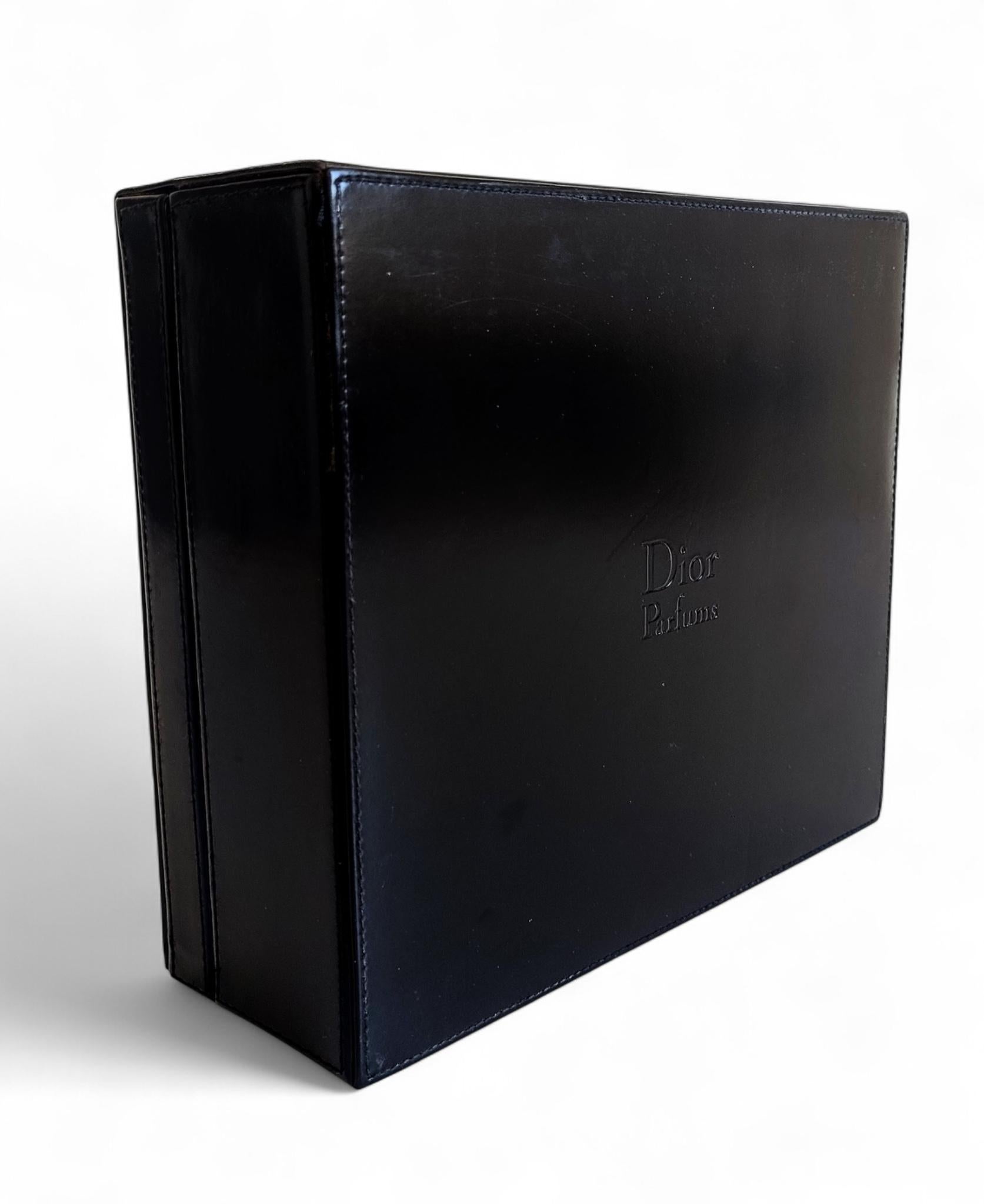 Dior Homme Schwarzes Schmuck- oder Schmuckkästchen aus feinem Leder (Metall) im Angebot